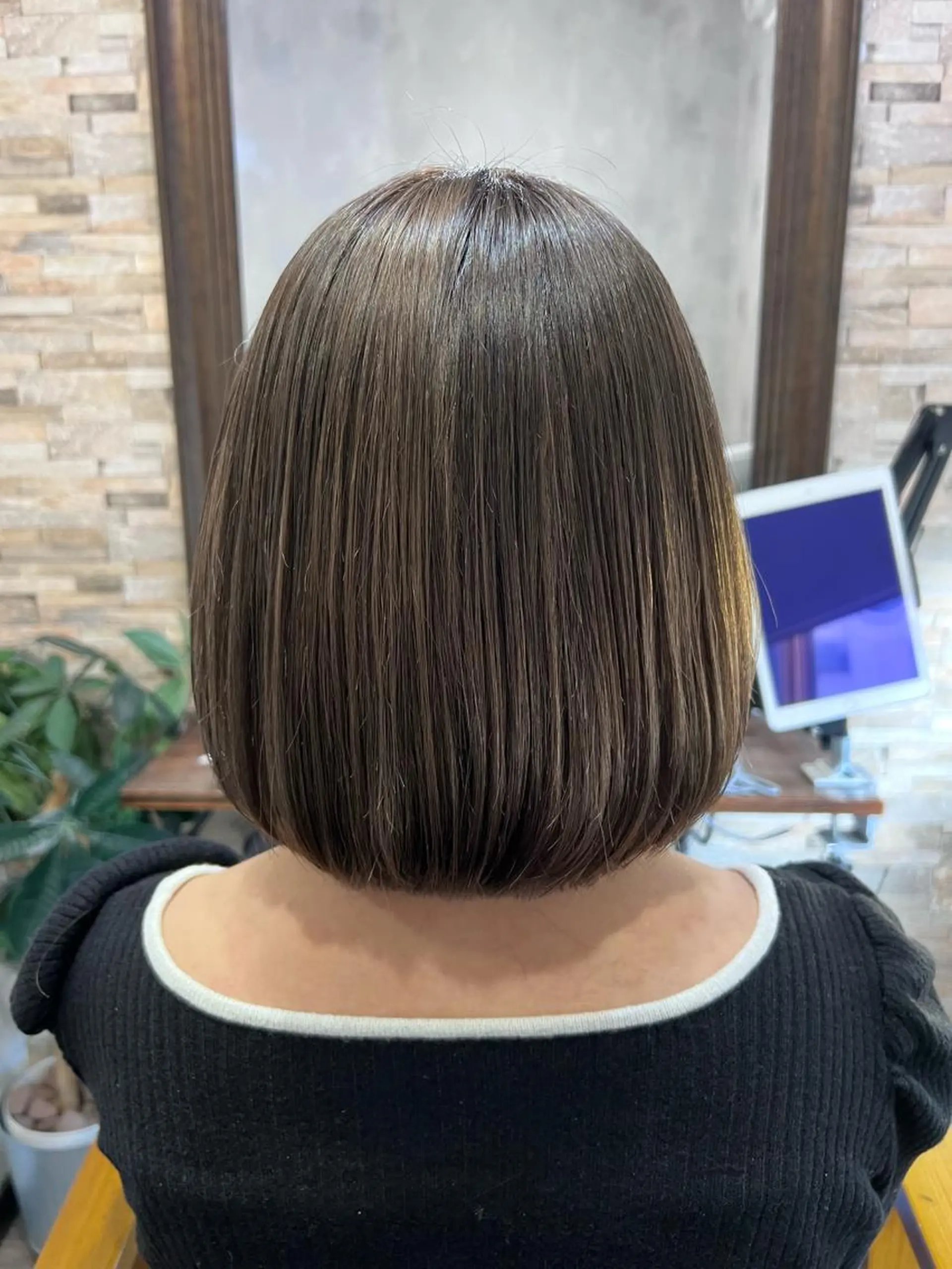 ミディアム カラー アッシュ アッシュグレー 透明感カラー 川村 昌広のヘアスタイル