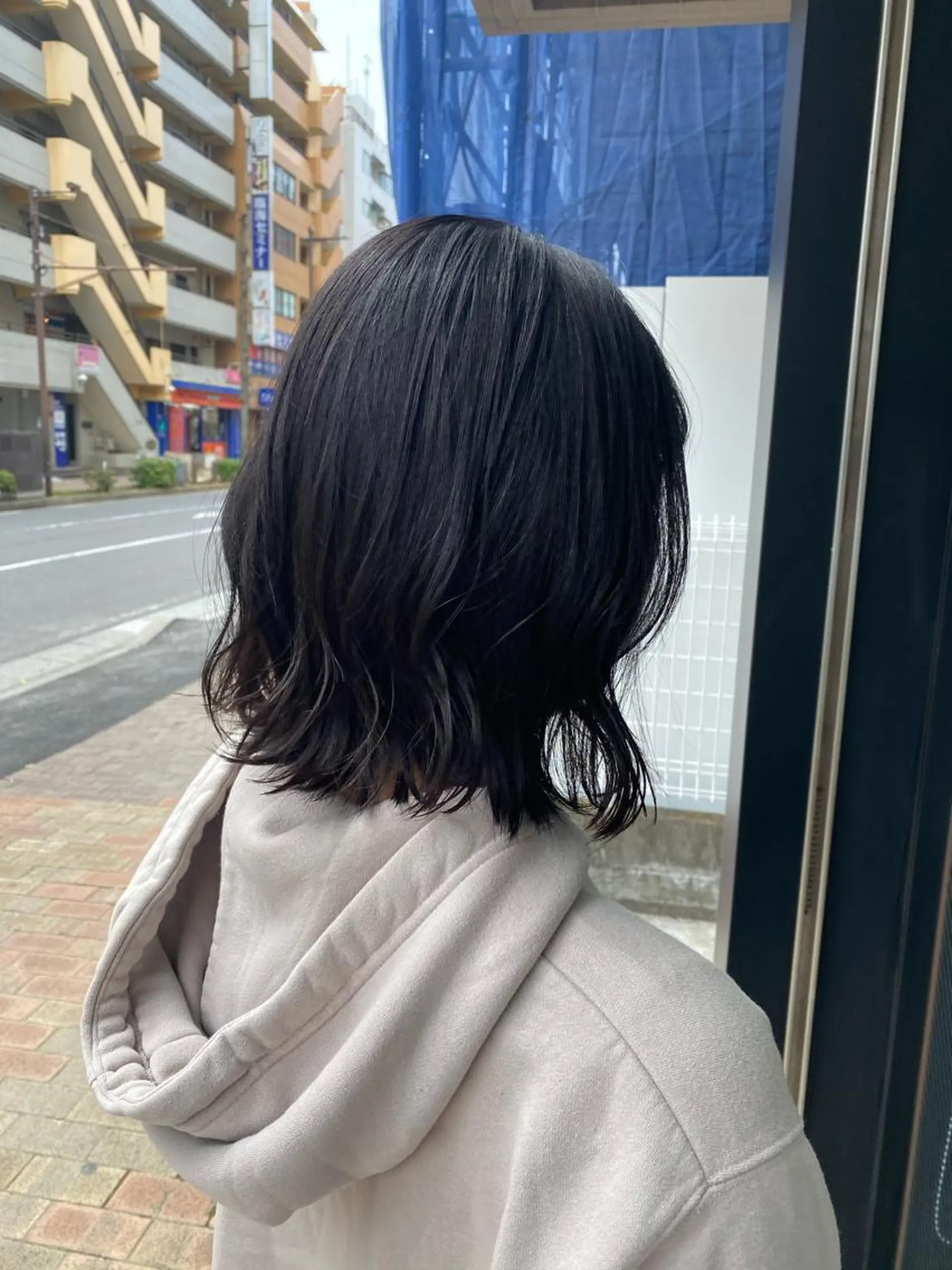 ミディアム カラー 黒髪 ブリーチ サプリームヘア 飯田みち瑠のヘアスタイル