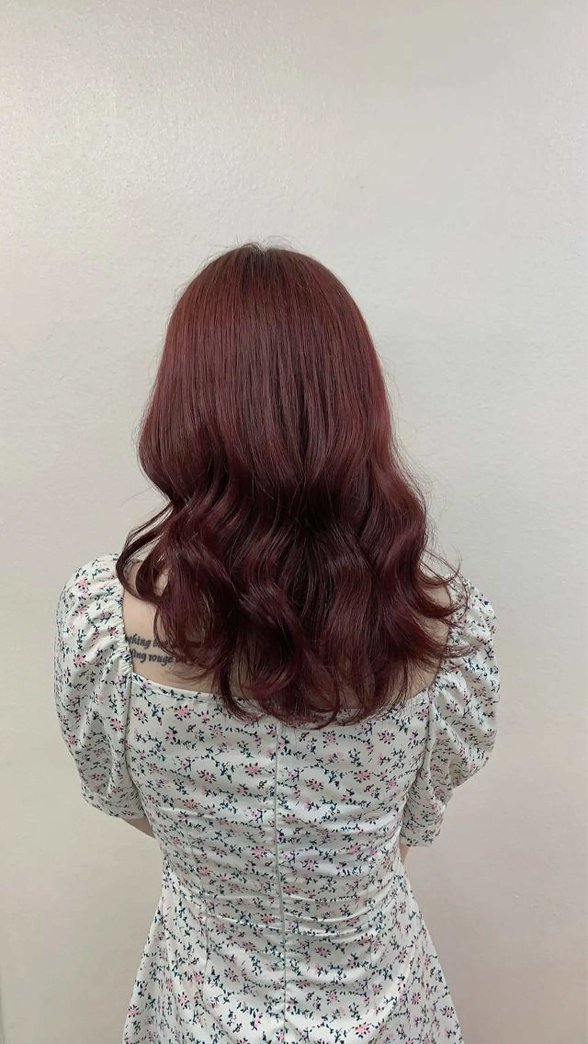 ミディアム サロウィン新宿三丁目East所属・顔周りレイヤー/新宿 /モテ艶カラー/航介のヘアスタイル