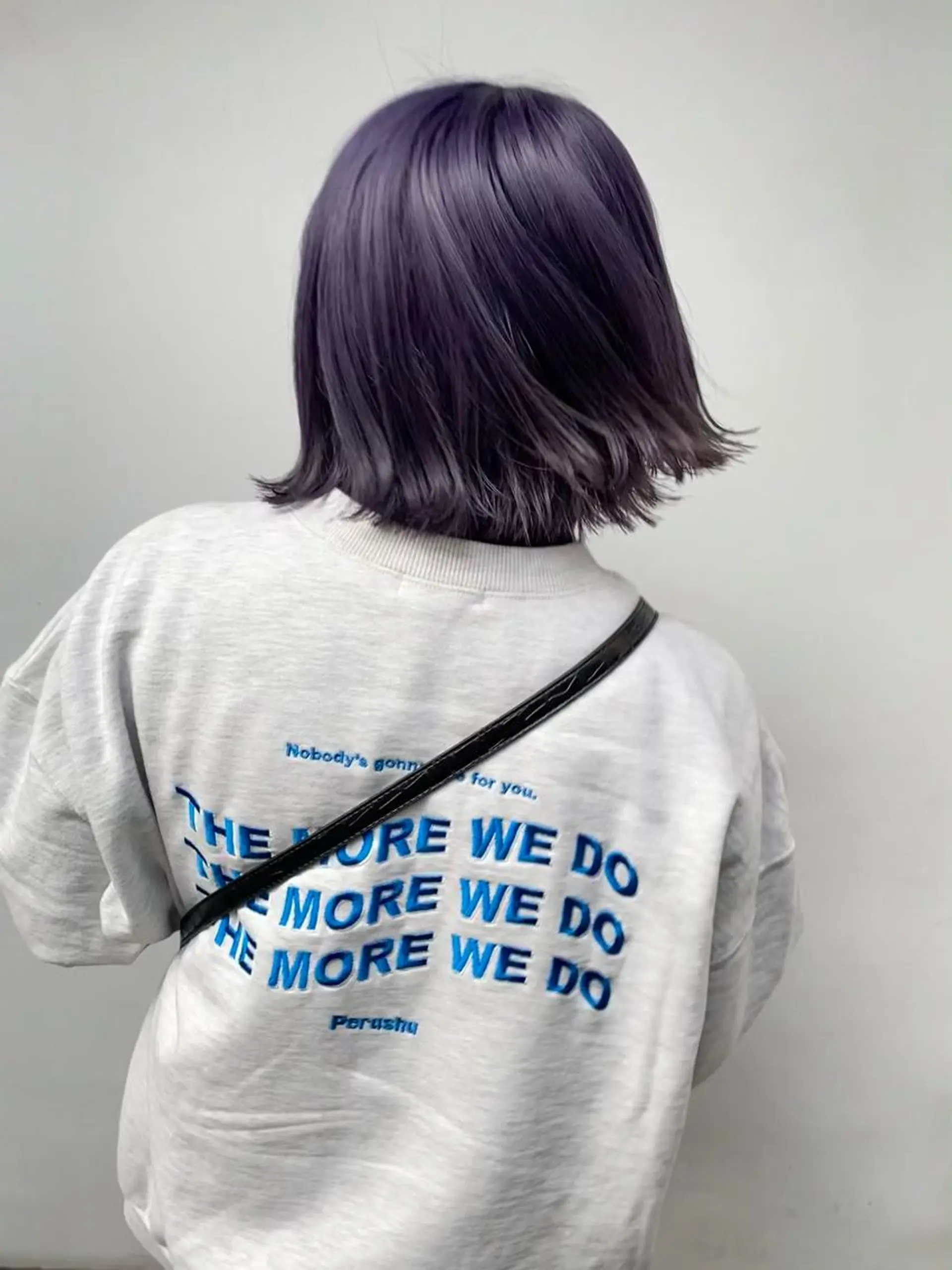 ショート カラー ブリーチ ラベンダーカラー ボブ 外ハネヘア tonari 梅田、中崎町のヘアスタイル