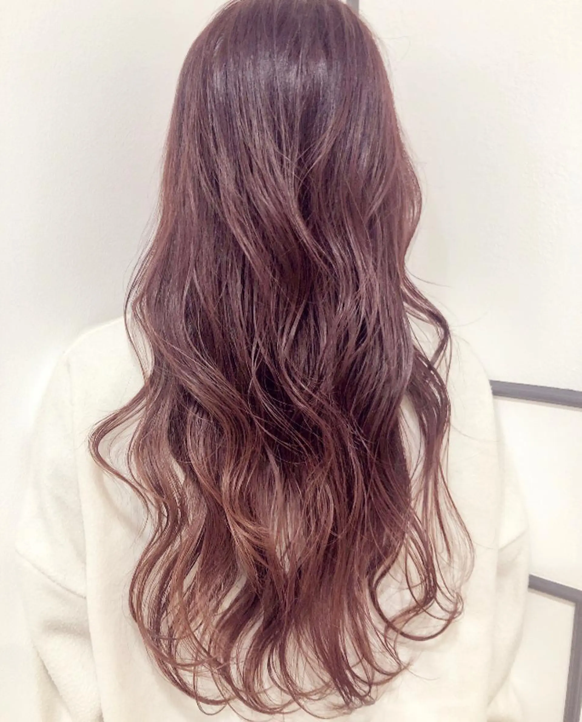 ロング . AYUKAのヘアスタイル
