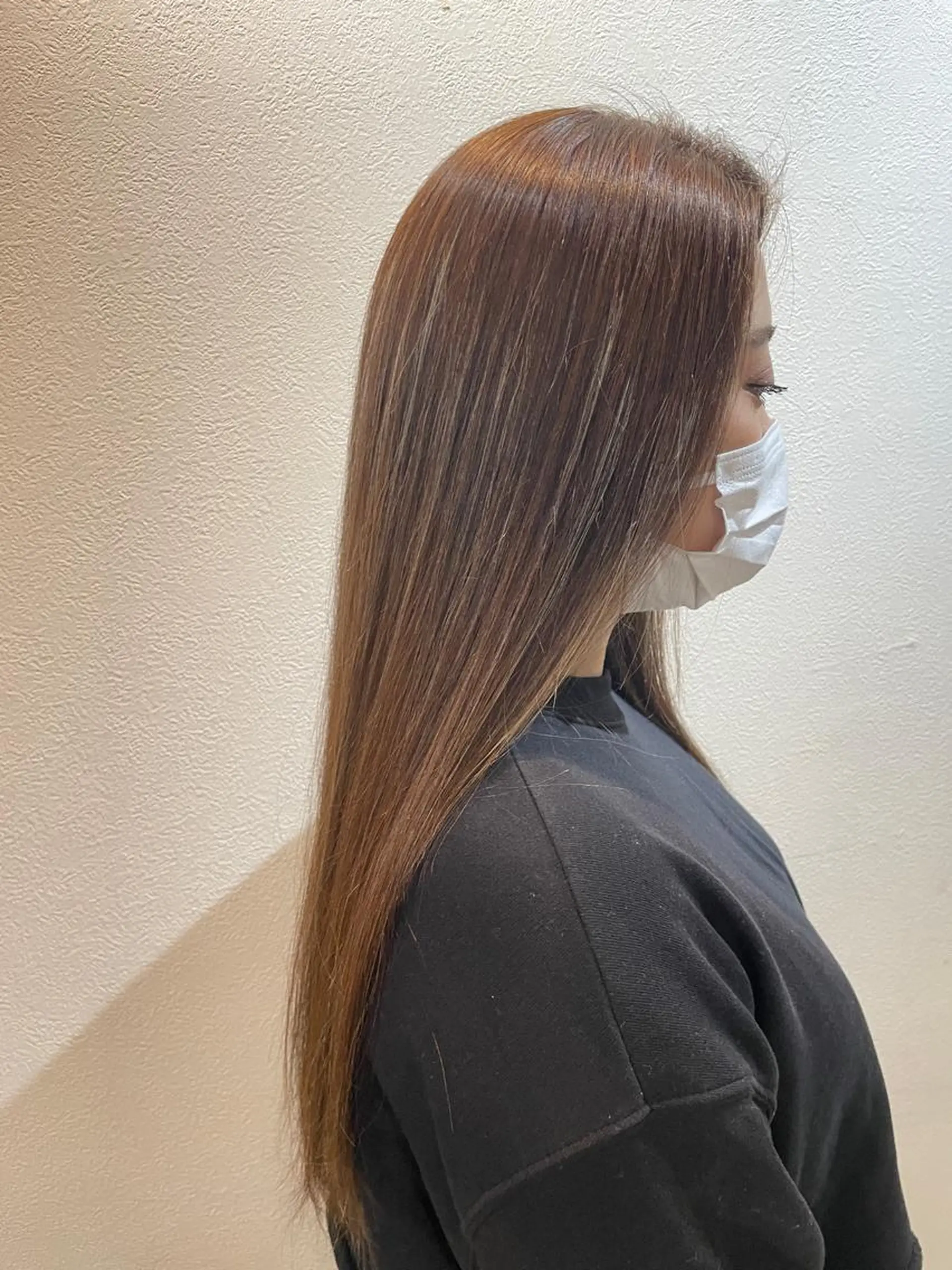 カラー タケウチ サトミのヘアスタイル