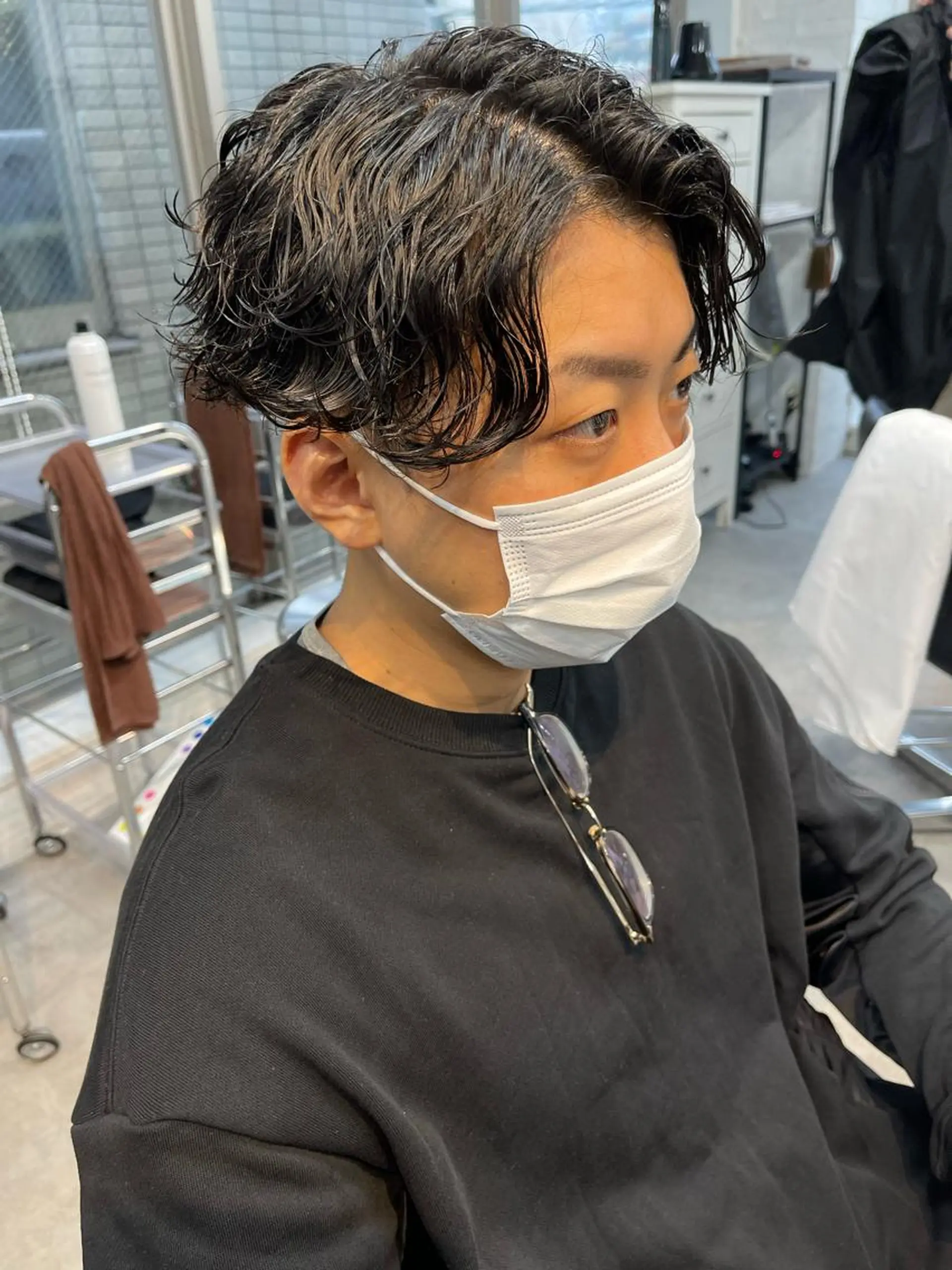 パーマ メンズ センターパート メンズパーマ 波巻きパーマ ニュアンスパーマ ショートヘア原宿 fifth コシのヘアスタイル