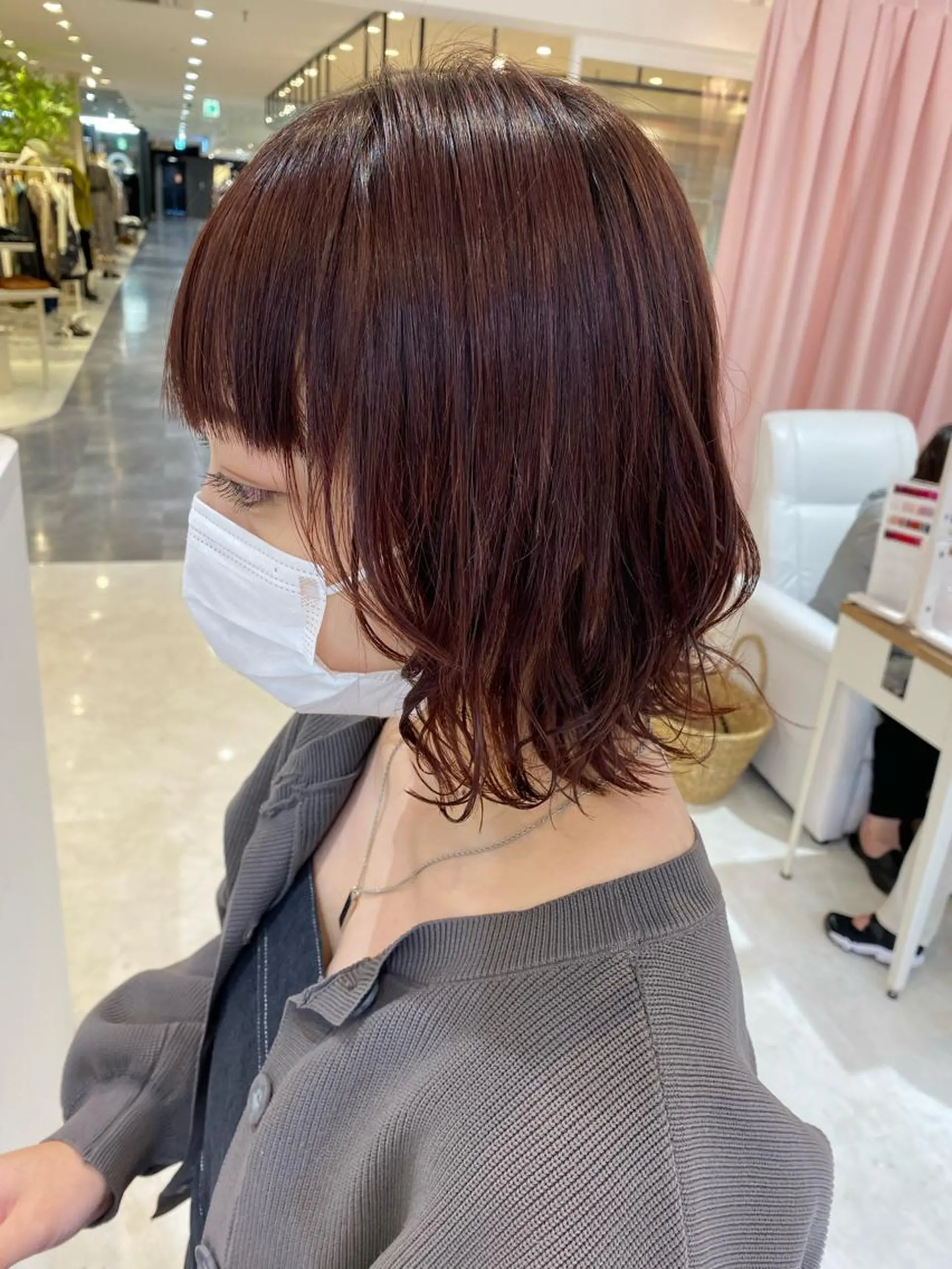 ミディアム カット ヘアカラー Number CHIHIROのヘアスタイル