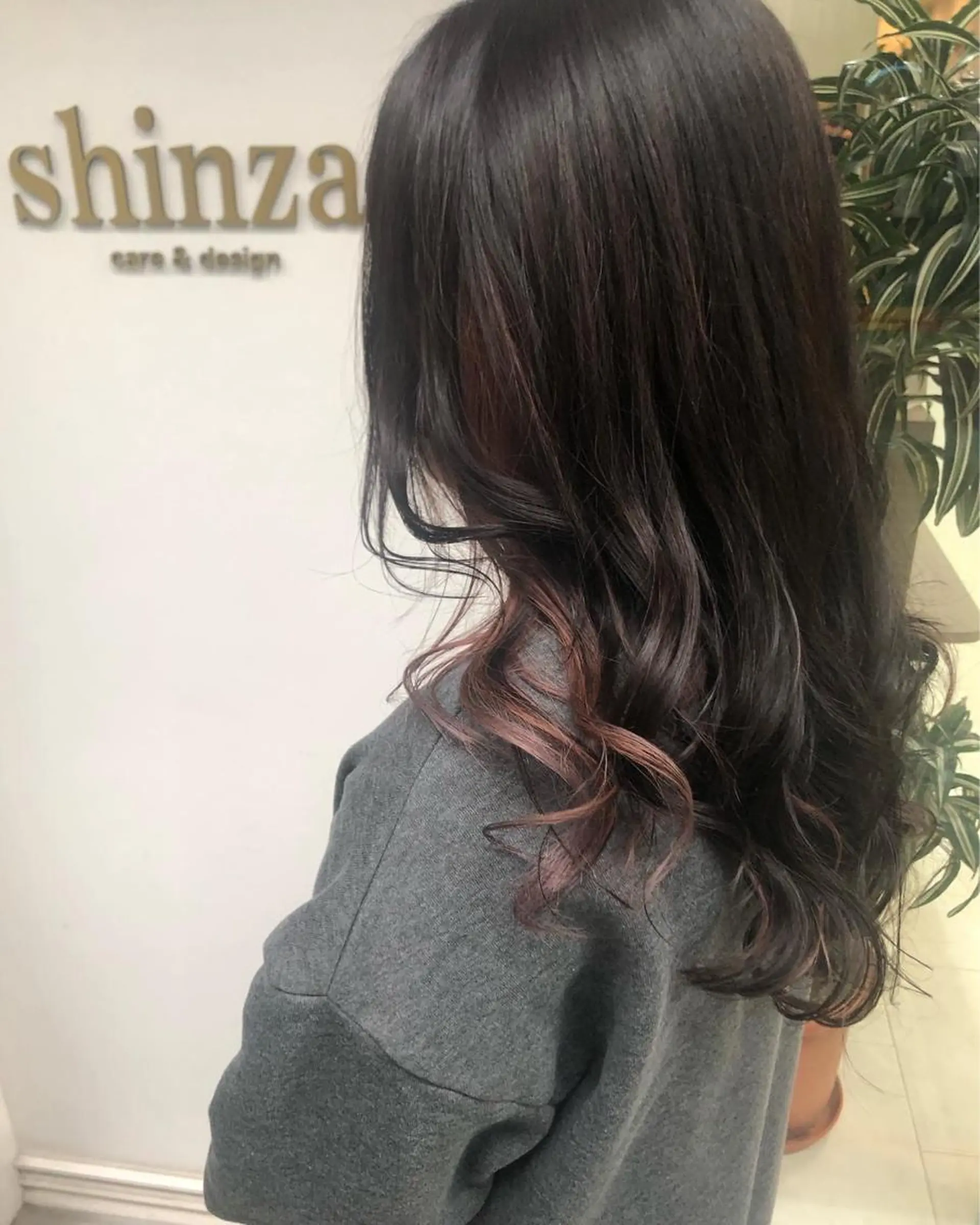 セミロング カラー ヘアアレンジ インナーカラー ピンクカラー 髪質改善/ ツヤ髪カラー/高井のヘアスタイル