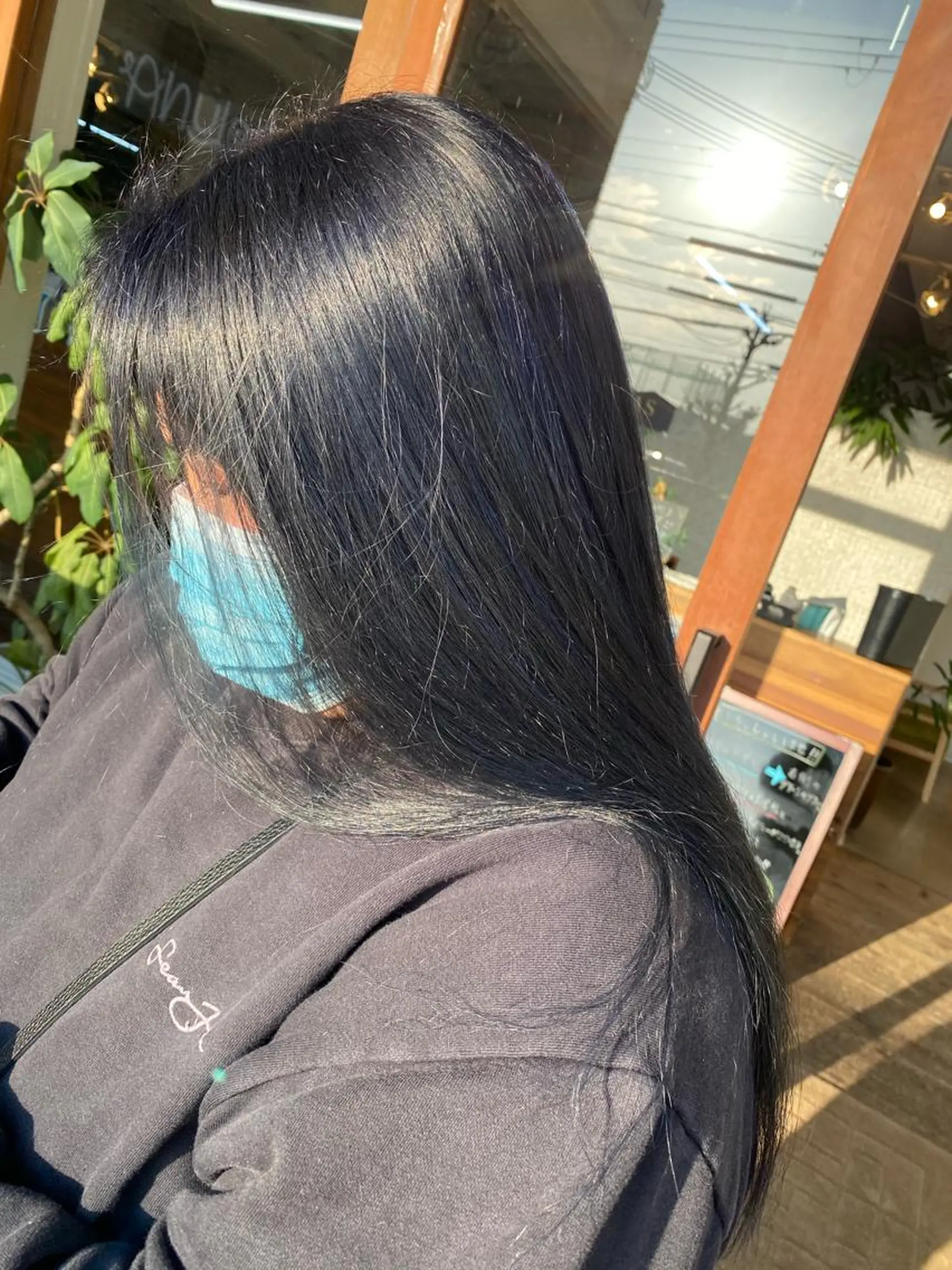 ロング カラー 黒髪 ブリーチ ネイビーカラー 韓国風ヘア BRAS ナカガワのヘアスタイル