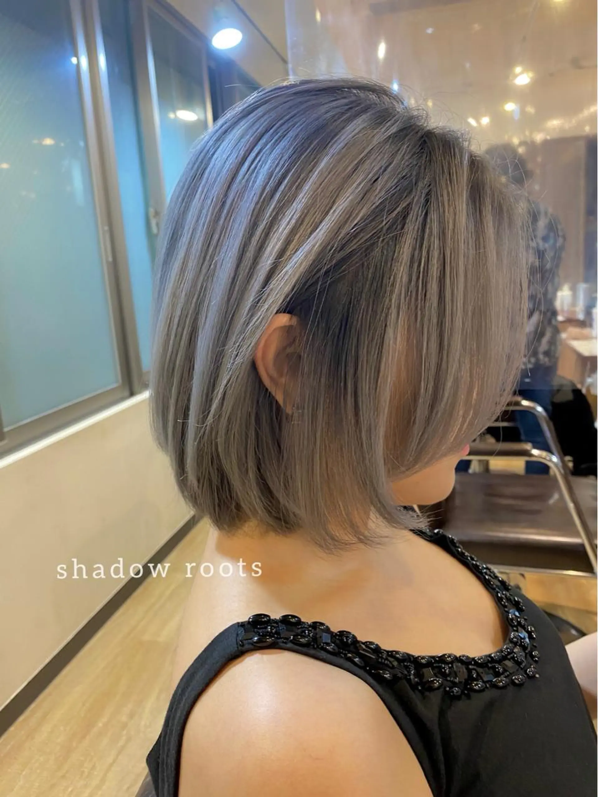 ショート カラー 白髪ぼかし バレイヤージュ志鎌のヘアスタイル