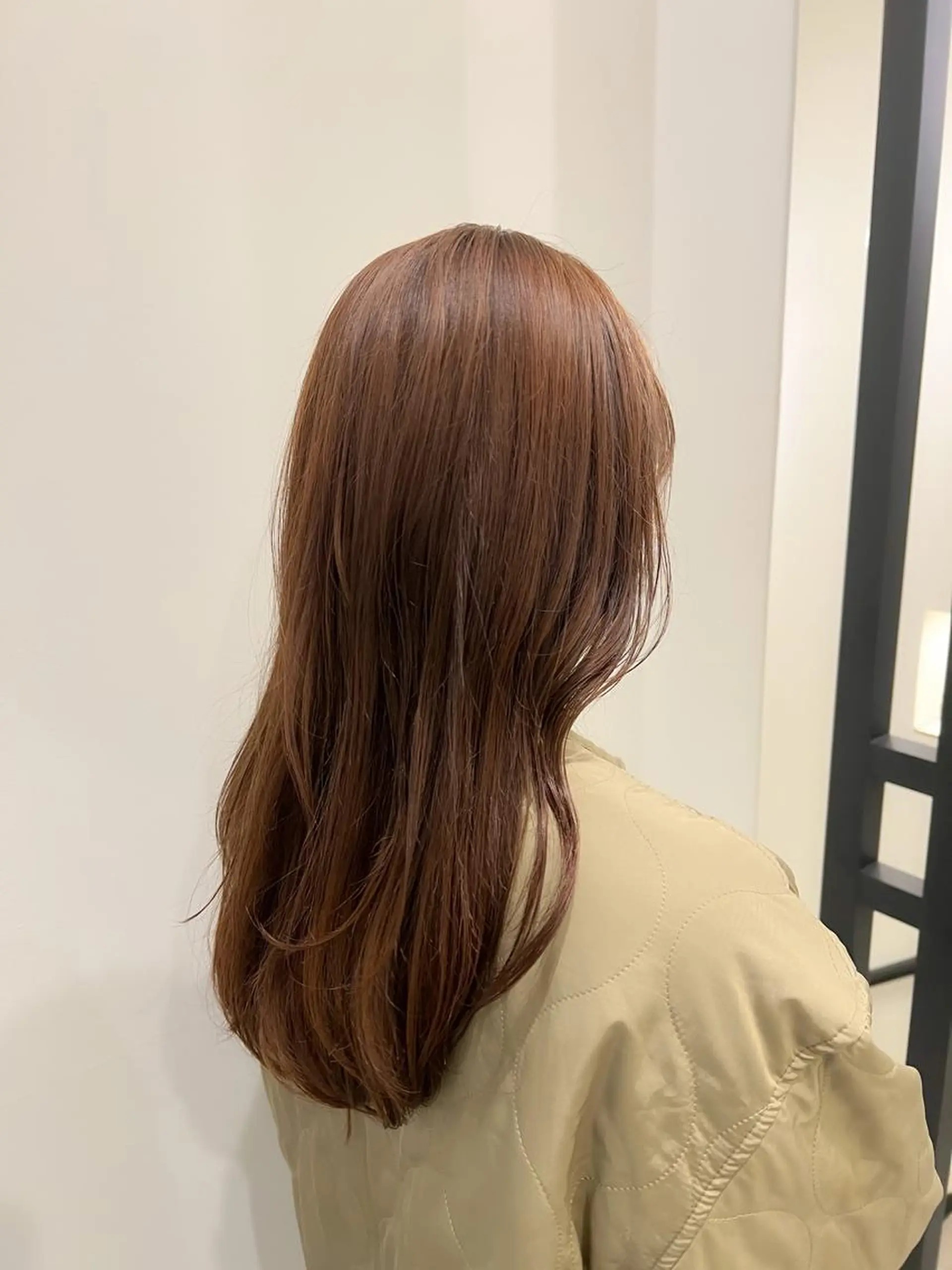 ロング カラー ベージュカラー ミルクティーベージュ 工藤 梨花のヘアスタイル