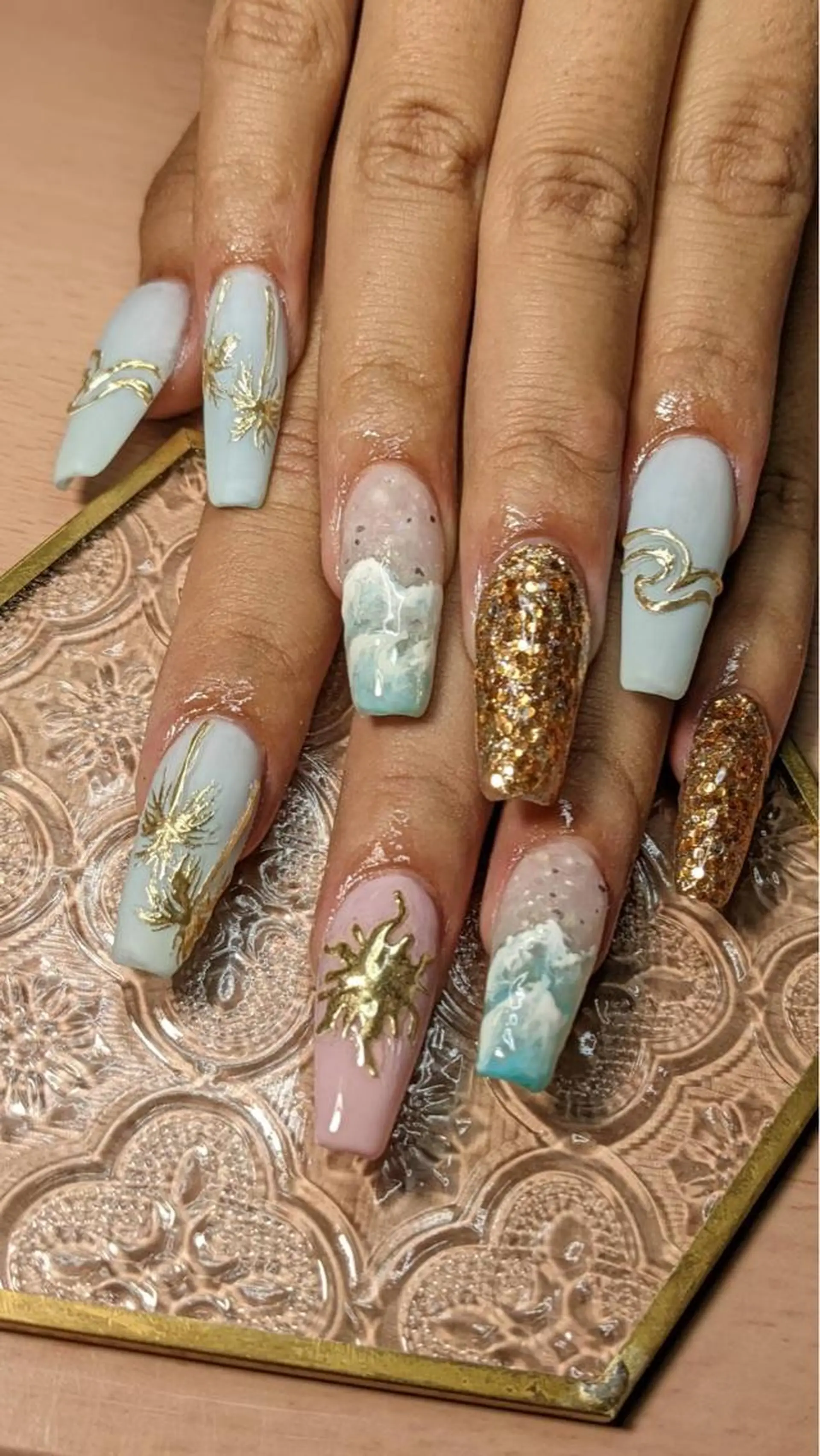 ネイル ハンドネイル ハンドケア フラワー ムーンのネイルデザイン