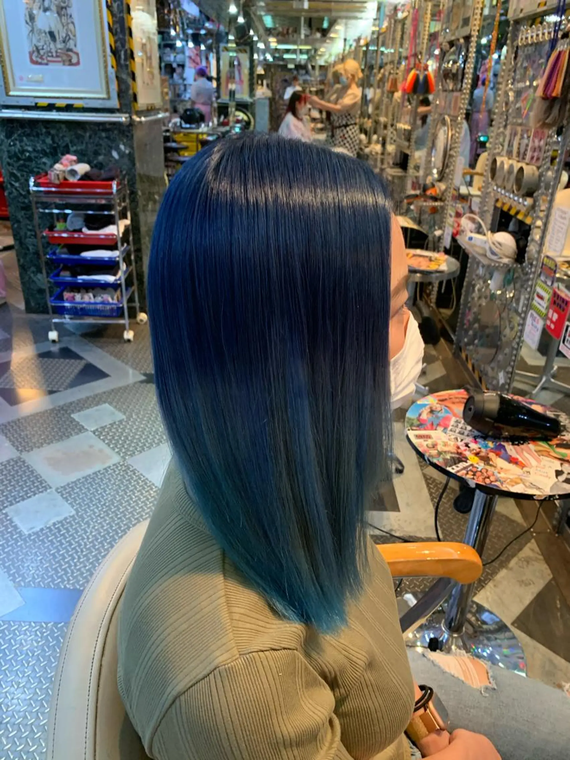 セミロング カラー ブルーカラー グラデーションカラー 🌈派手髪エクステ ブレイズ🌈ひろとのヘアスタイル