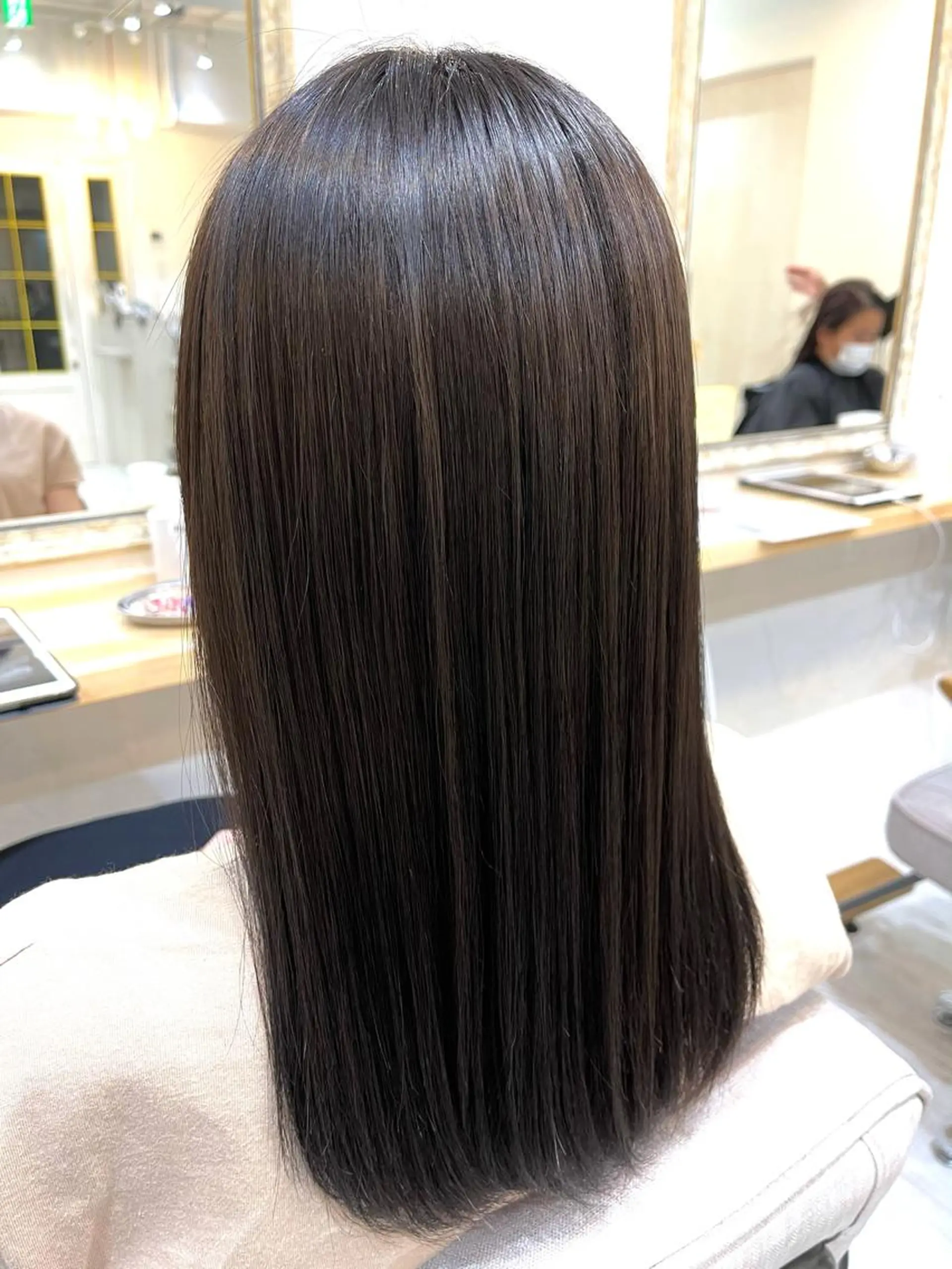 セミロング カット ヘアカラー 山本 悟志のヘアスタイル