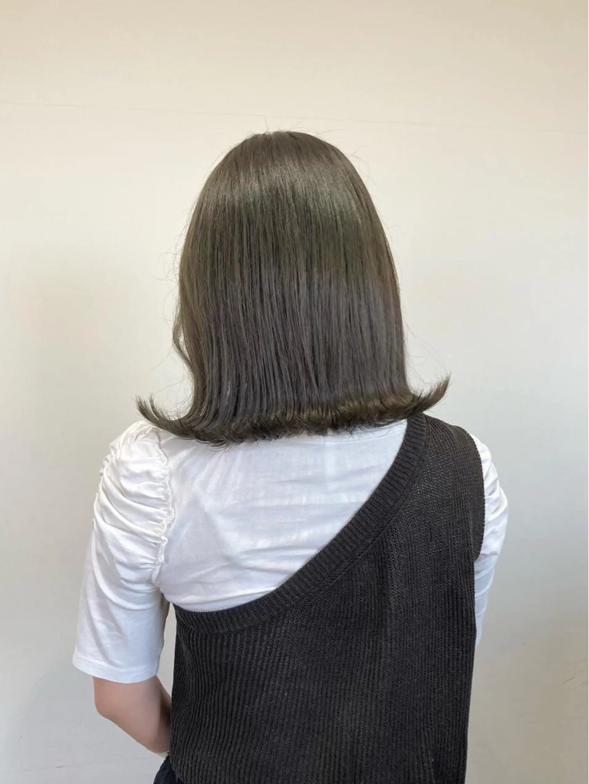 ミディアム カット ヘアカラー 梅山 美侑のヘアスタイル