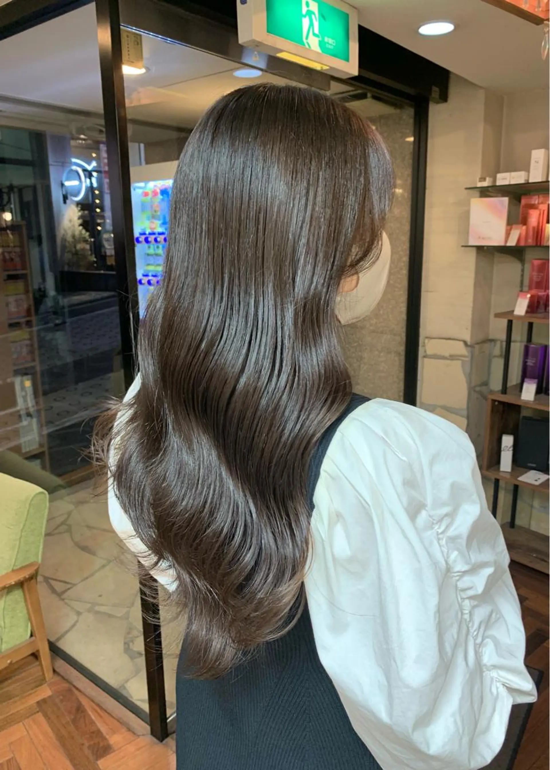 ロング カラー ベージュカラー ブリーチ ブリーチなしカラー オリーブベージュ ヘアカラー トリートメント 矢野 晃平のヘアスタイル