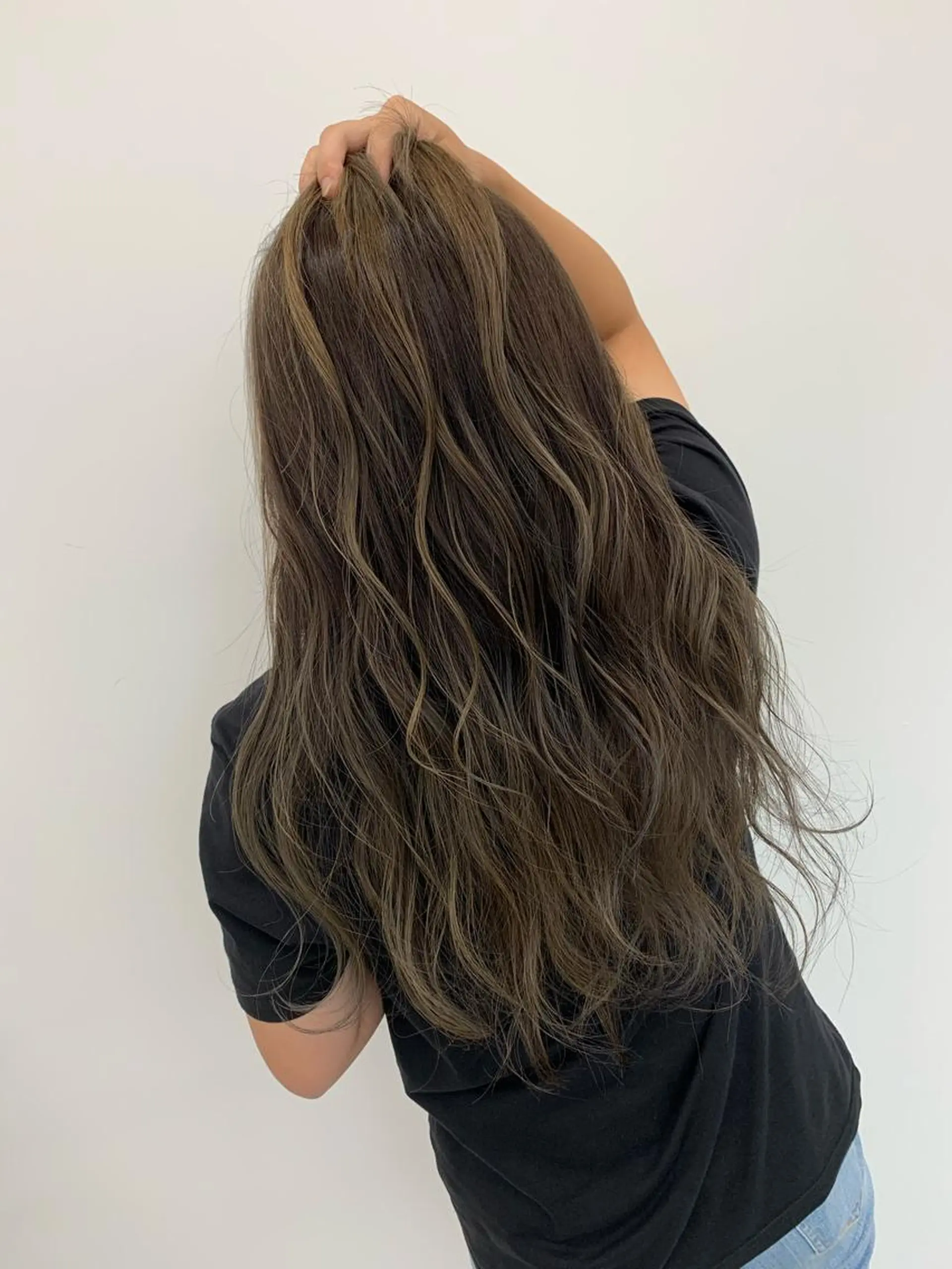 ロング レイヤーカット 山田 絵里菜のヘアスタイル