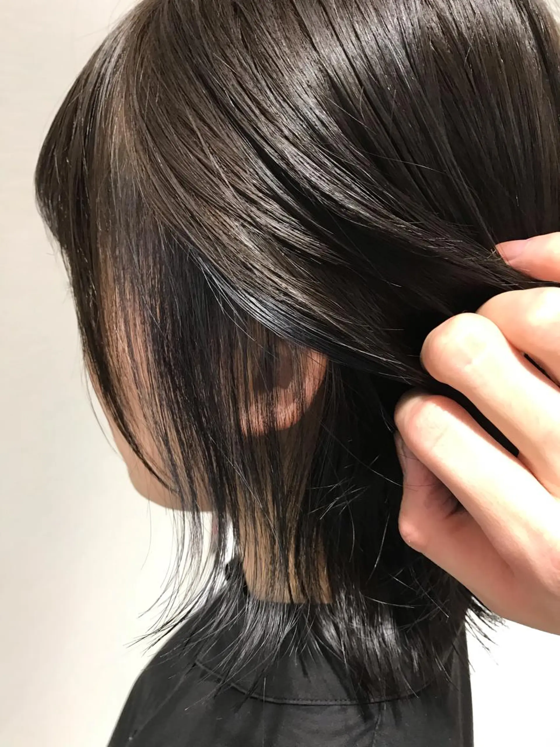 ミディアム カラー アッシュ ベージュカラー インナーカラー レイヤーカット ウルフカット 【東北メンズヘア1 位受賞🥇】本間祐太のヘアスタイル