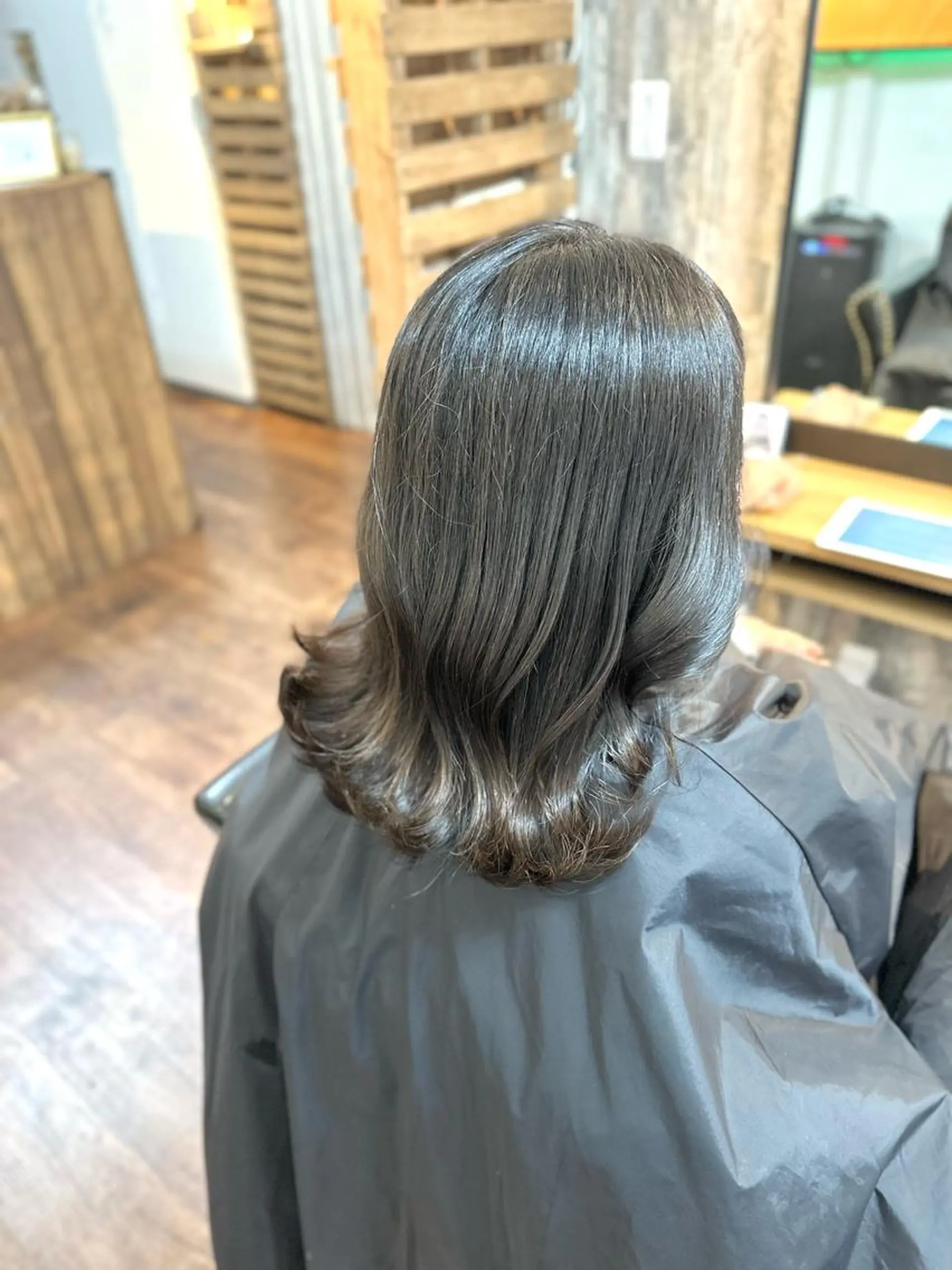 ミディアム カラー グレージュ カット ヘアカラー トリートメント Luzir⭐︎ GEN⭐︎のヘアスタイル