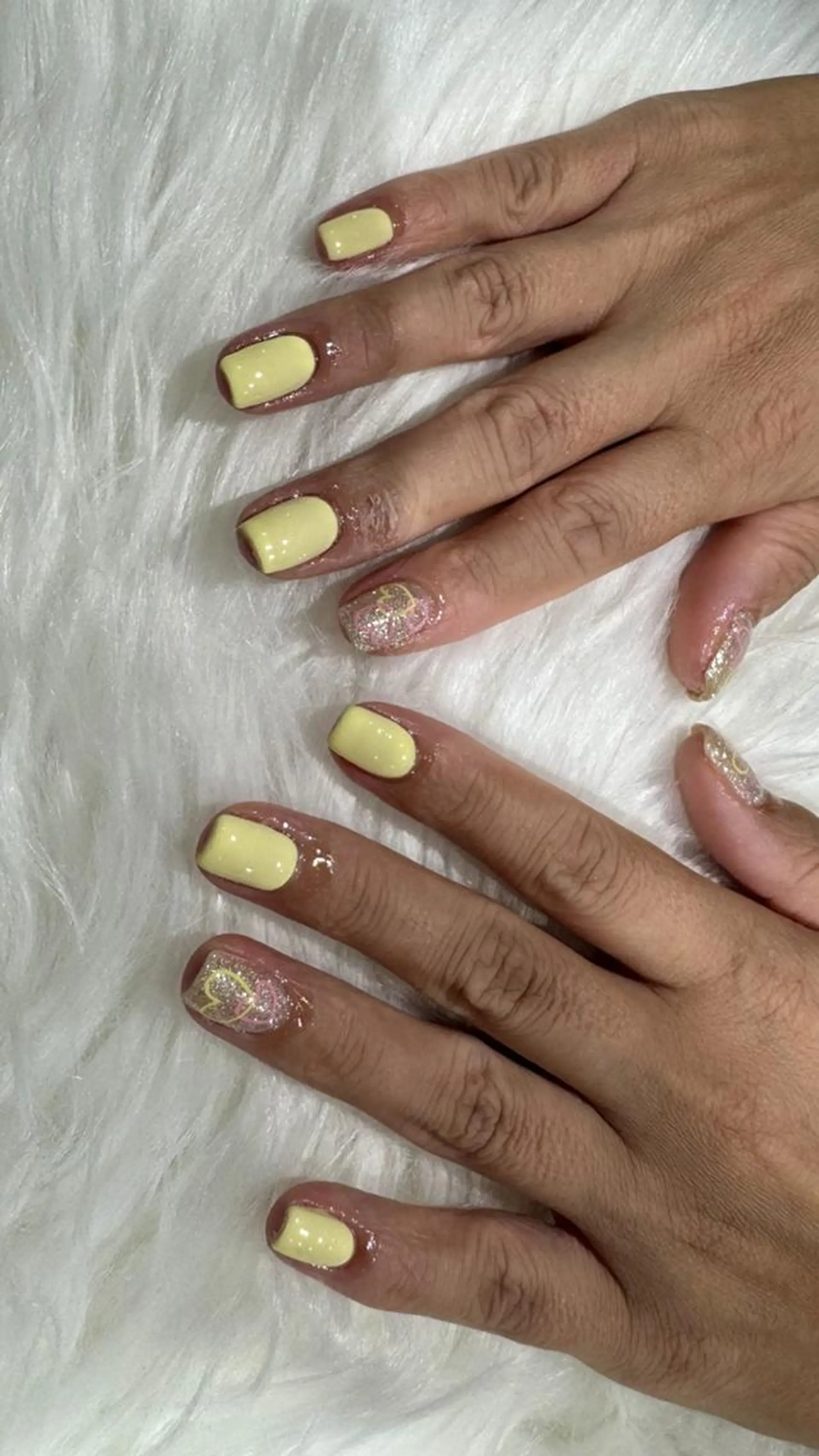 ネイル ピンク 黄色 ハンドネイル SalonLinda Marikoのネイルデザイン