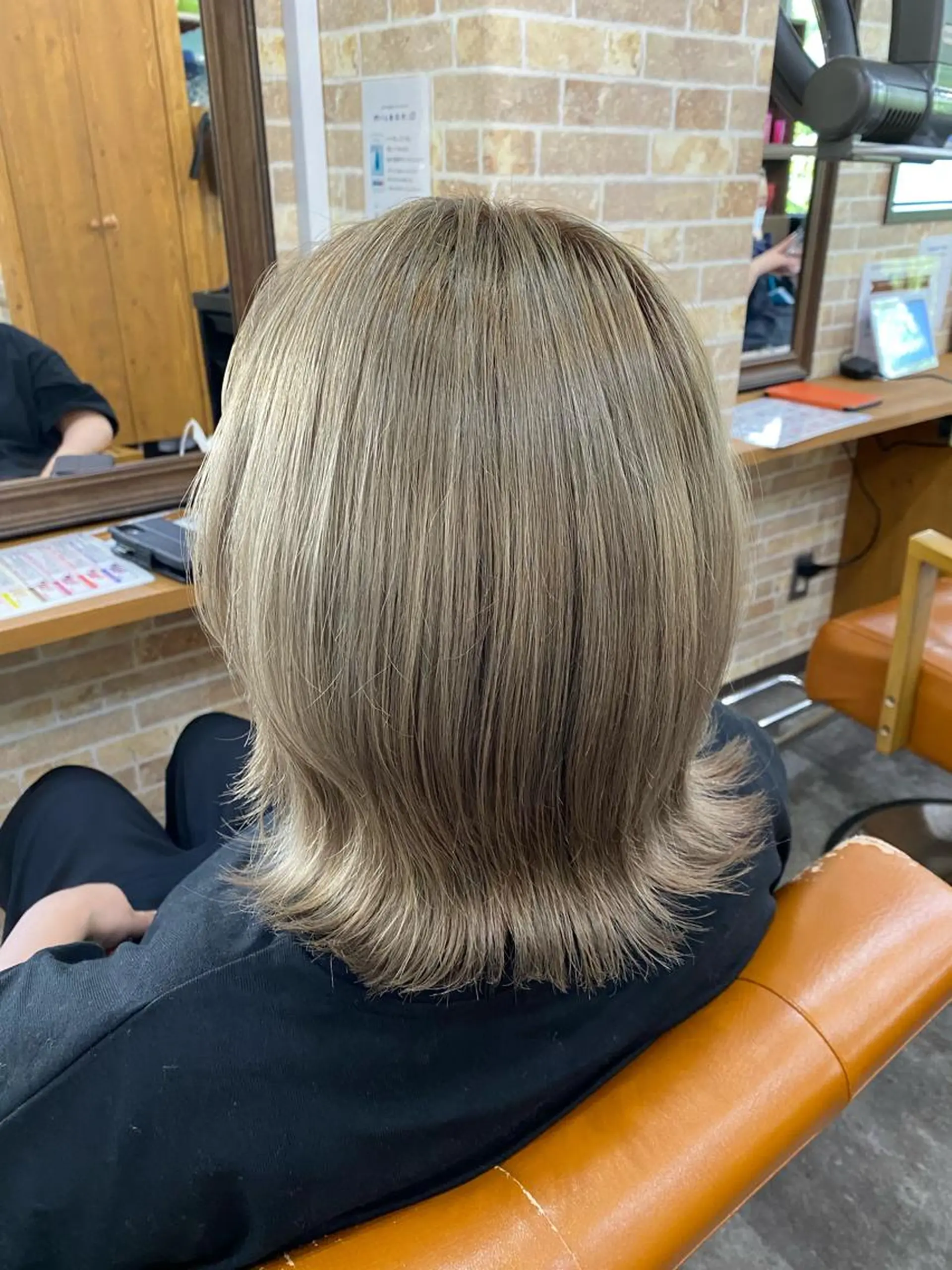 ミディアム ヘアカラー トリートメント 美髪ヘア 🤍erikaのヘアスタイル