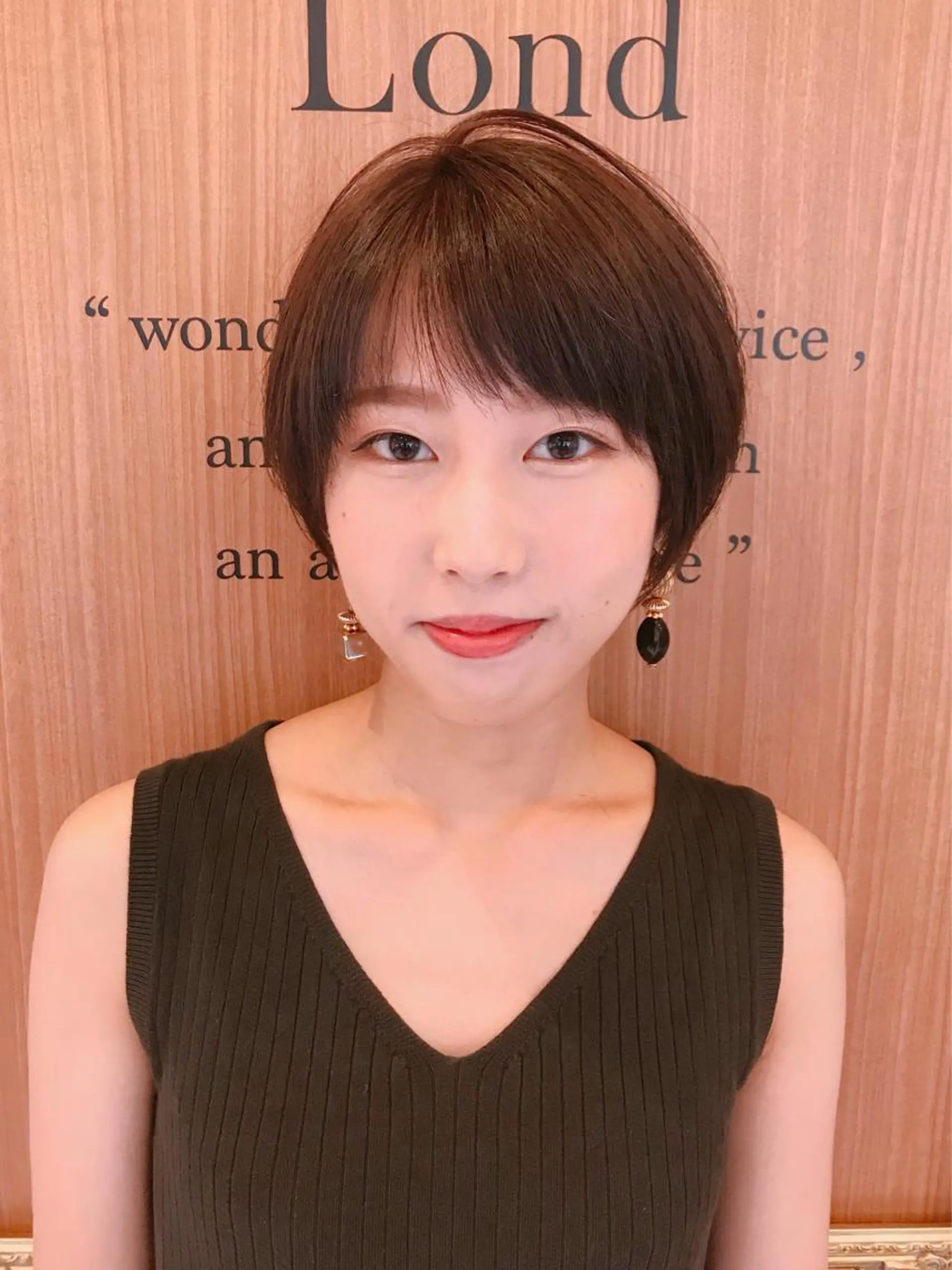 ショート ハンサムショート ショートヘア 小顔カット Lond enikaのヘアスタイル