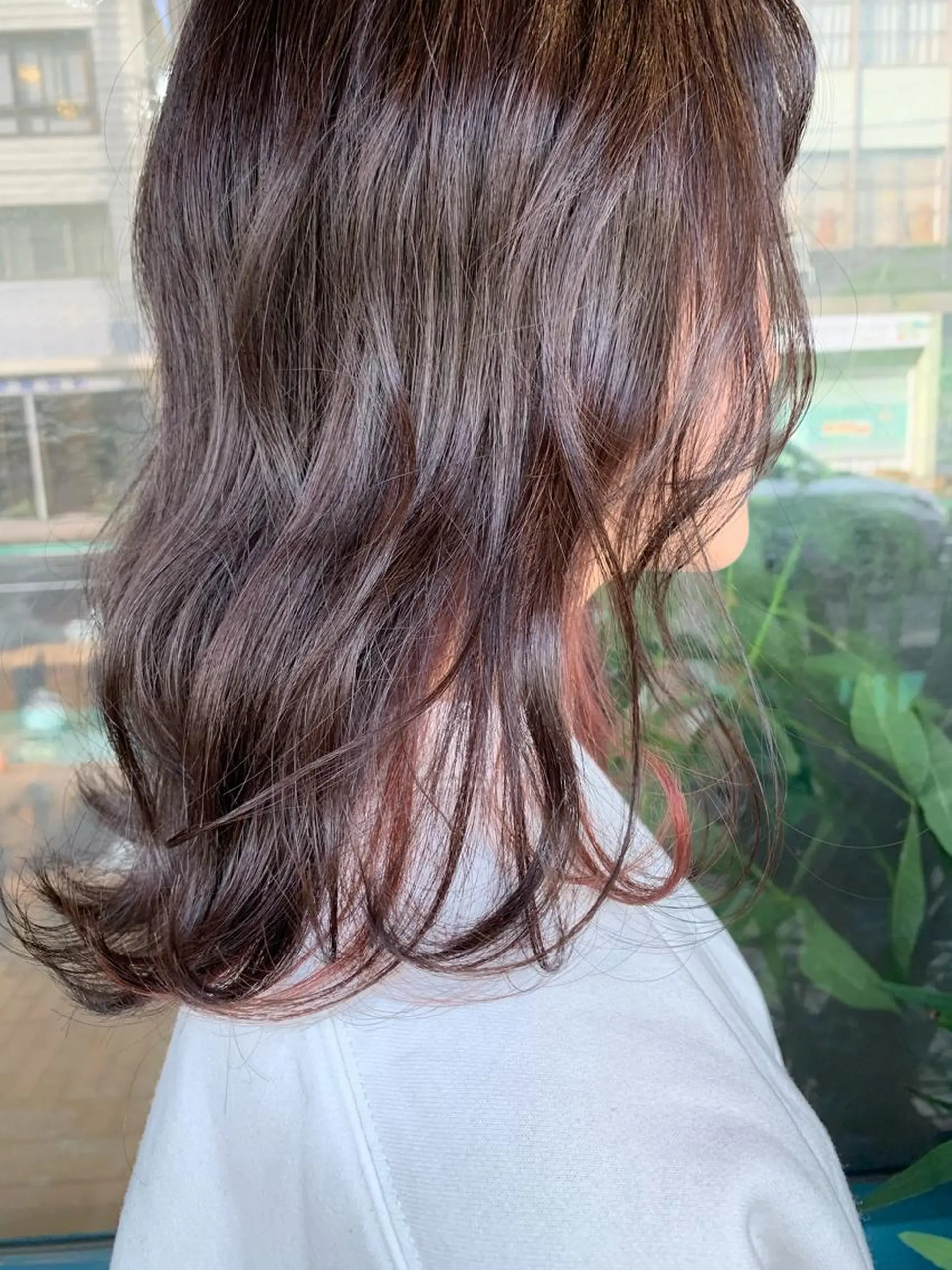 ミディアム カラー パーマ ヘアアレンジ ベージュカラー ブリーチ ケアブリーチ インナーカラー モカベージュ ヘアカラー Loa misakiのヘアスタイル