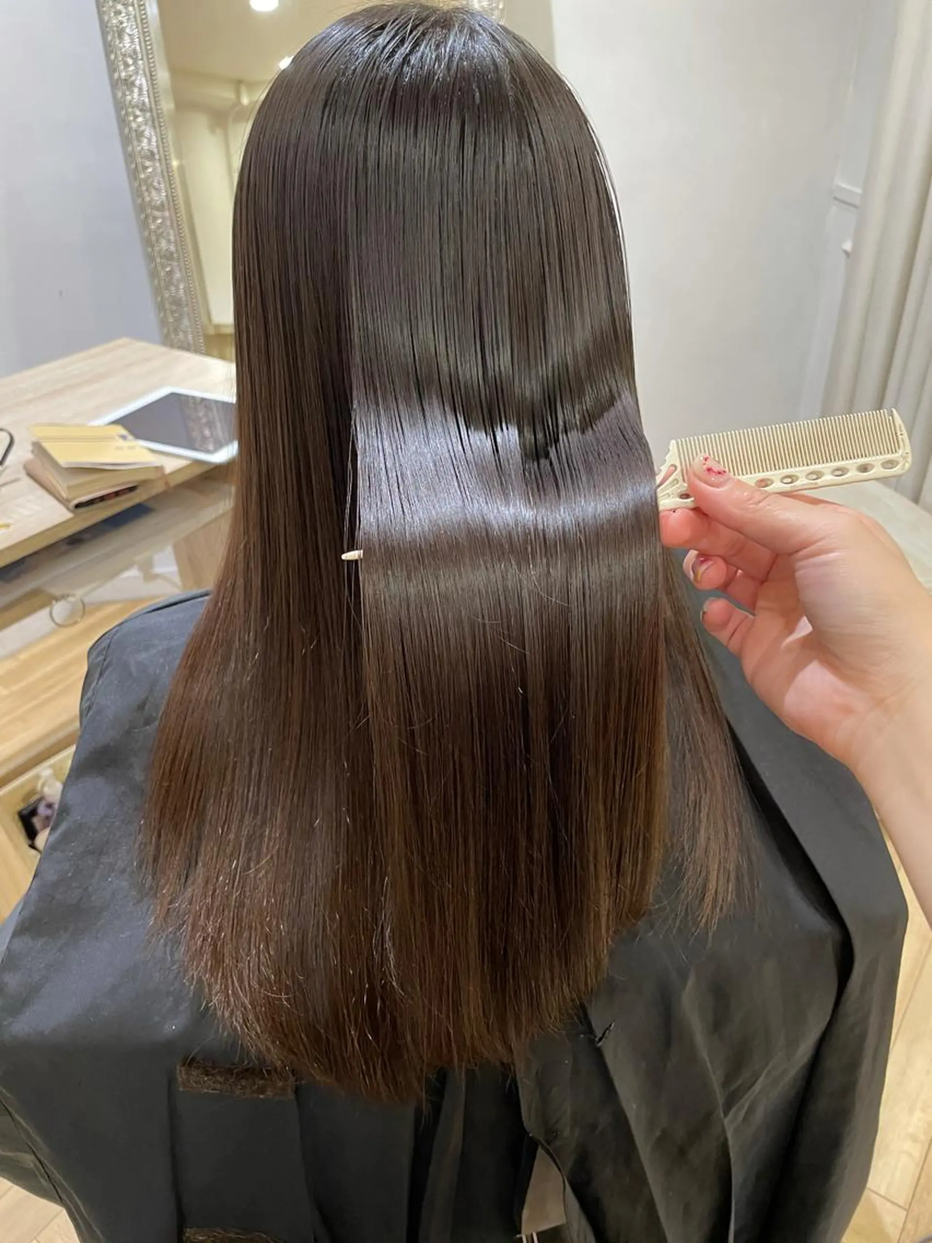 ロング トリートメント 酸熱トリートメント 髪質改善お任せ ください♪ひとみのヘアスタイル