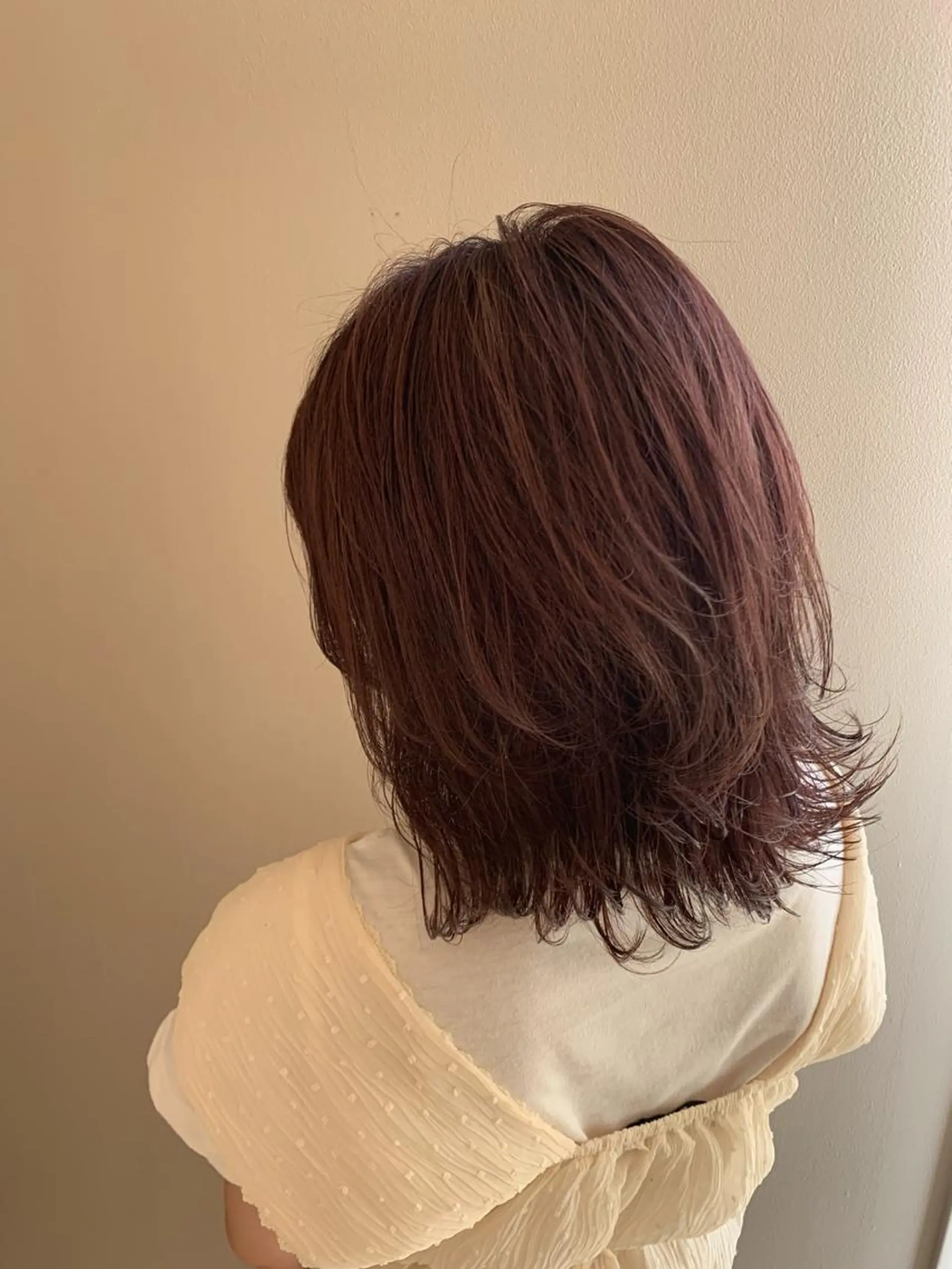 ミディアム カラー ベージュカラー ピンクカラー ピンクベージュ 顔まわりカット✄ ベージュカラー🧸のヘアスタイル