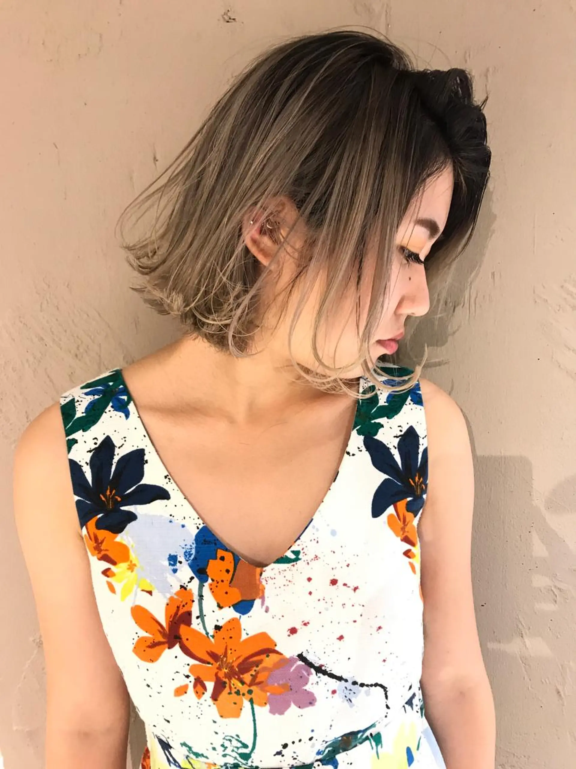 ショート カラー 切りっぱなしボブ ベージュカラー ハイトーンカラー ボブ 🇨🇳ワンホンヘア 下田鉄也のヘアスタイル