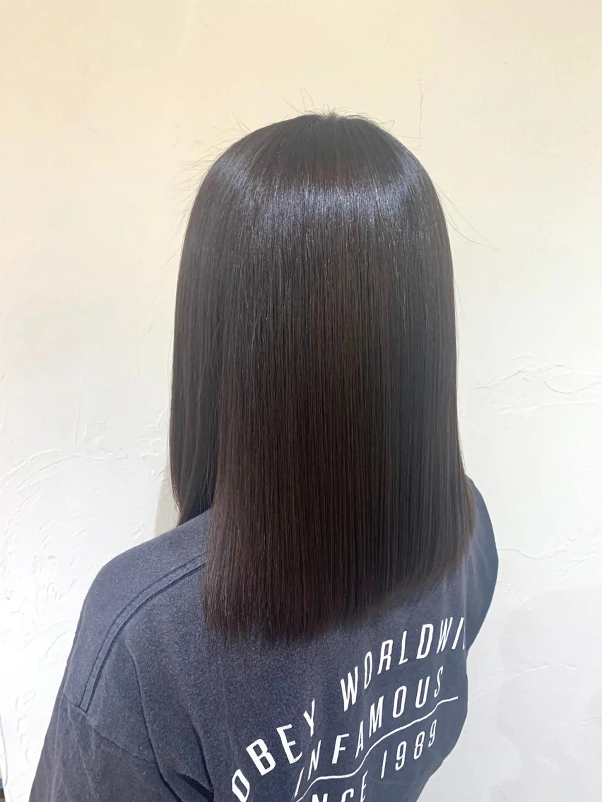 ミディアム ヘアカラー 縮毛矯正 トリートメント 向井 涼太朗のヘアスタイル