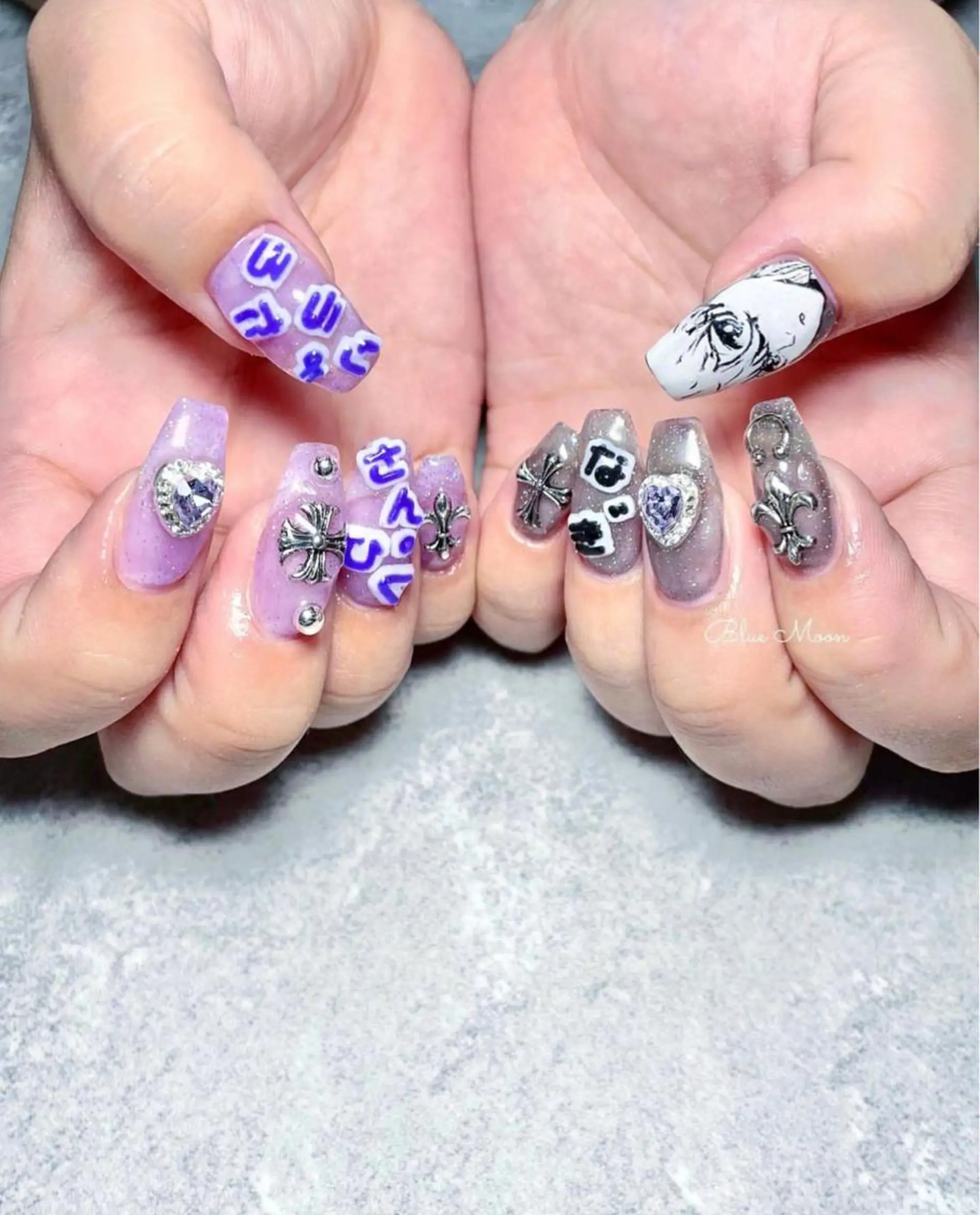 ネイル アートネイル ハート 持ち込み シルバー ハンドネイル フットネイル ハンドケア nail salon Blue Moonのネイルデザイン