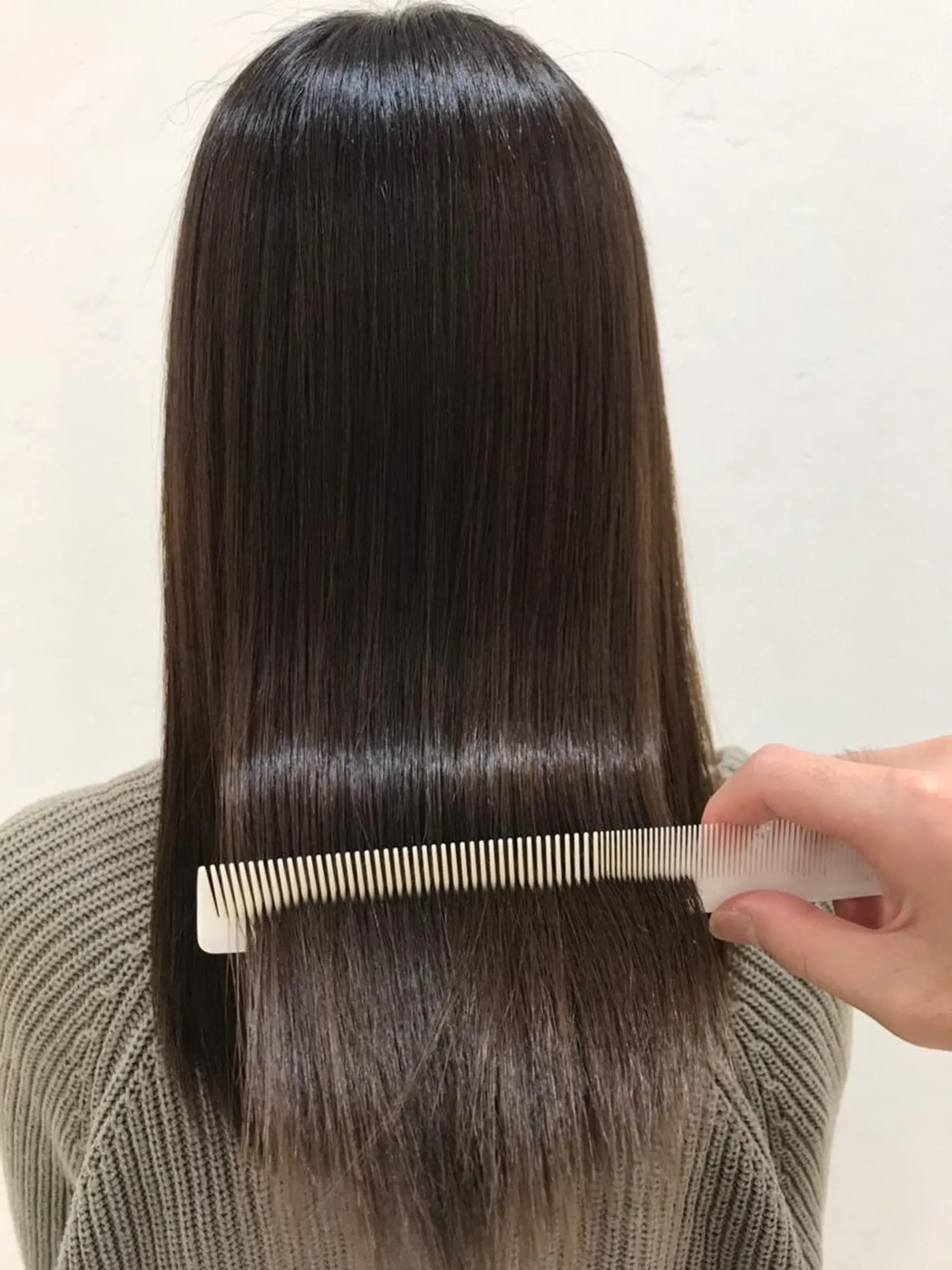 カラー ロング カット 縮毛矯正 🤍オオカワ レイナ🤍のヘアスタイル