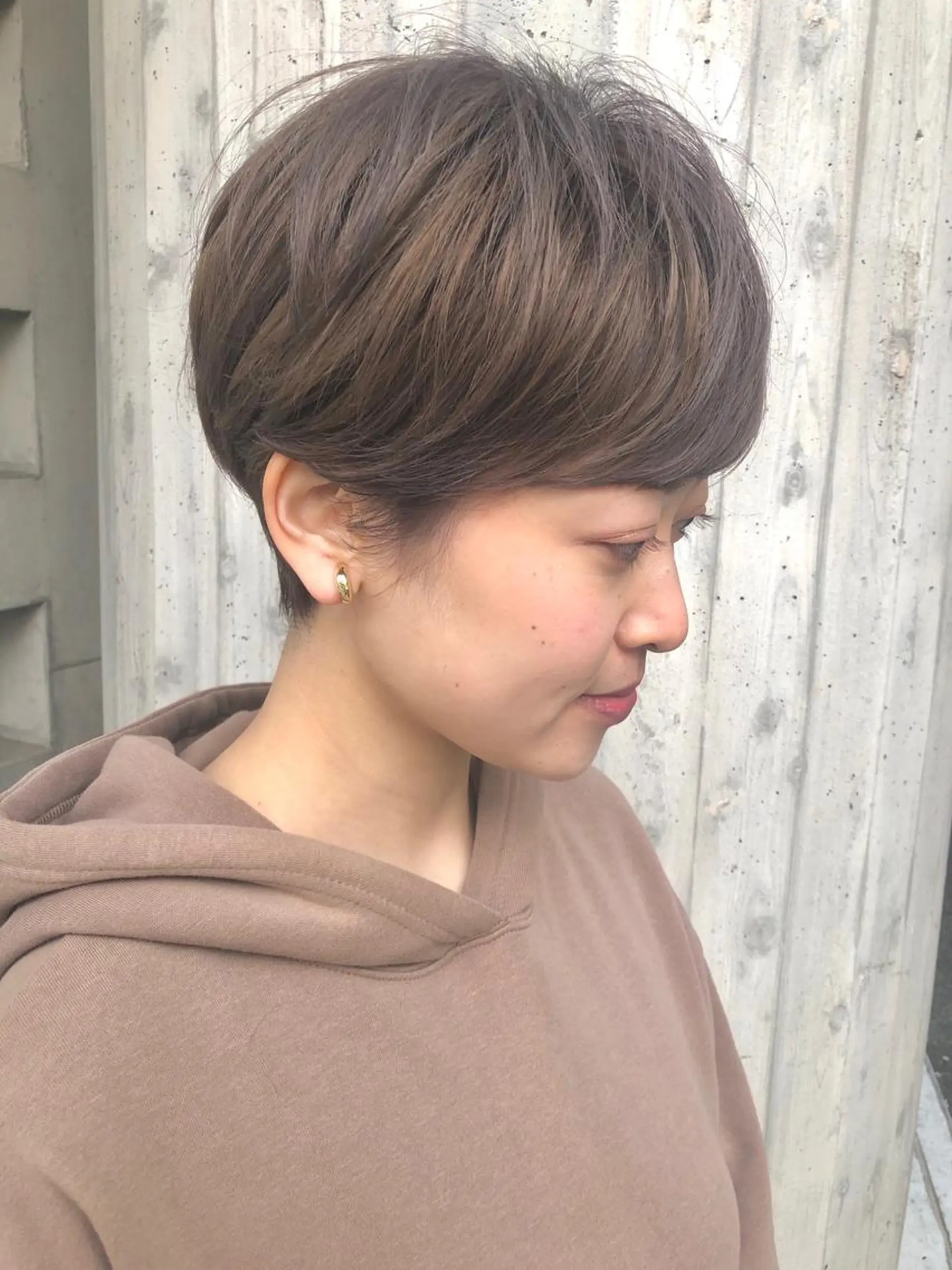 ショート カラー ベージュカラー ミルクティーベージュ ショートヘア カット ヘアカラー トリートメント LIZE nex the salon 渋谷【ライズ ネックス ザ サロン】所属・大人レイヤー🌞海外 🌞韓国🌞濱口のヘアスタイル