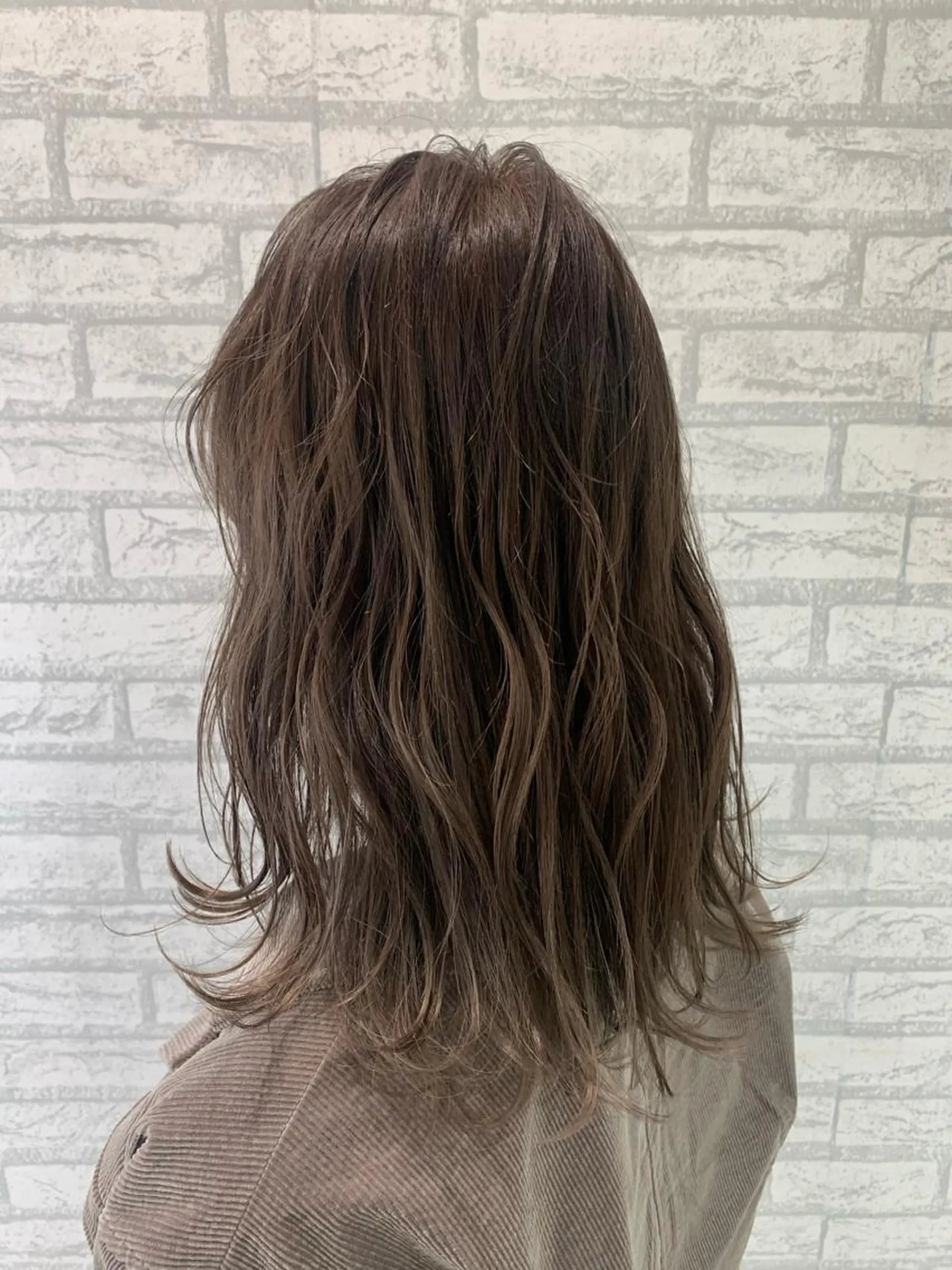 ミディアム カラー デザインカラー、艶髪 大塚　耕平のヘアスタイル