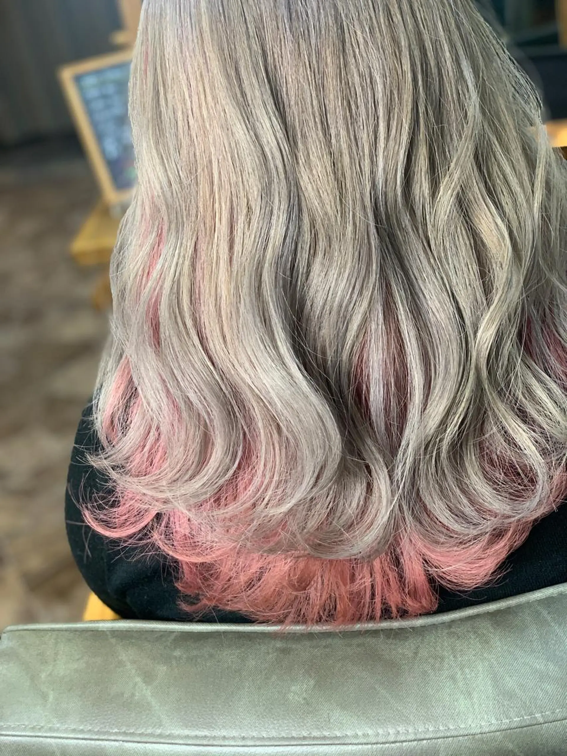 セミロング Lilly 中谷友里のヘアスタイル