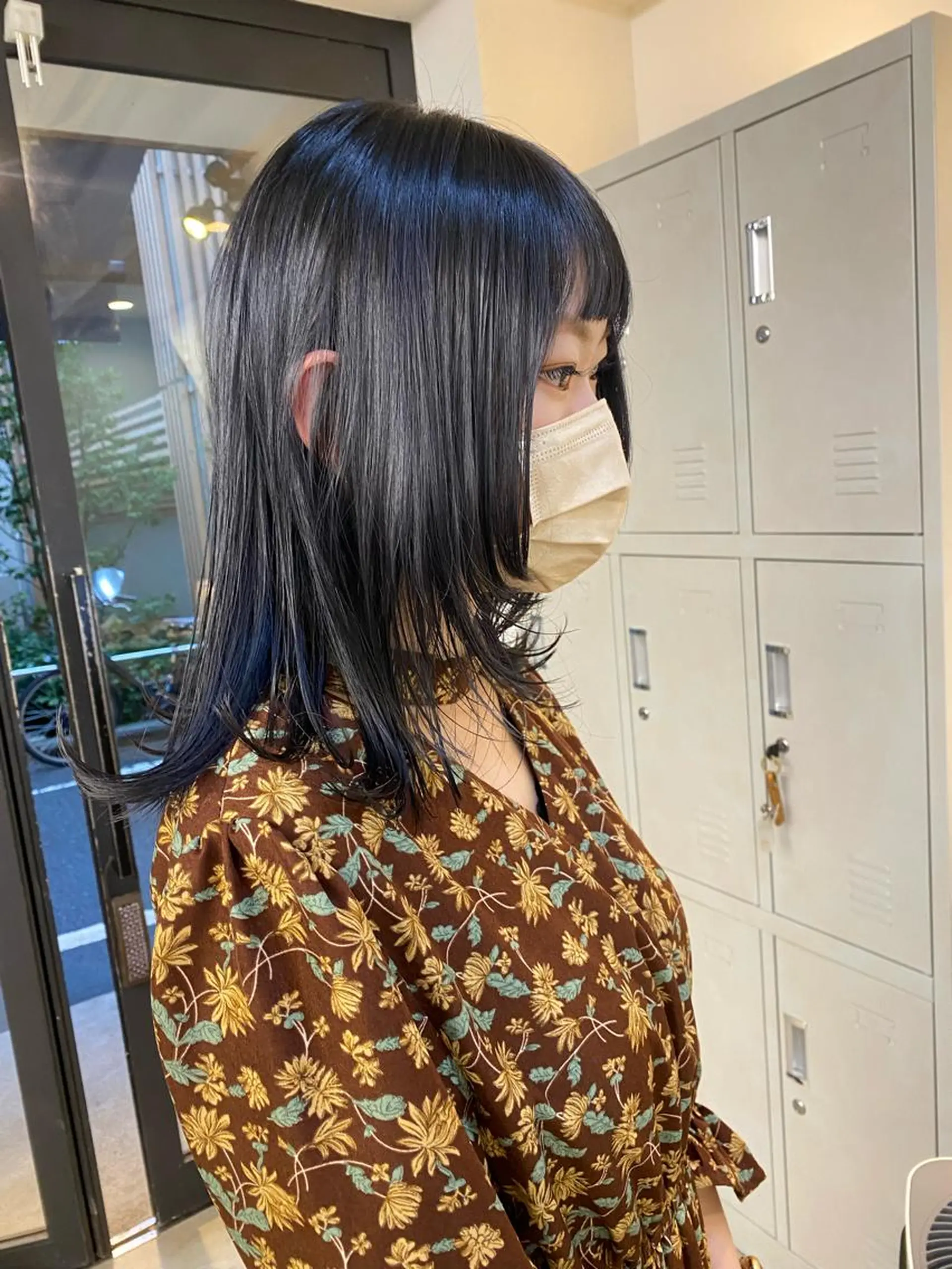 セミロング レイヤーカット Flamme Annaのヘアスタイル