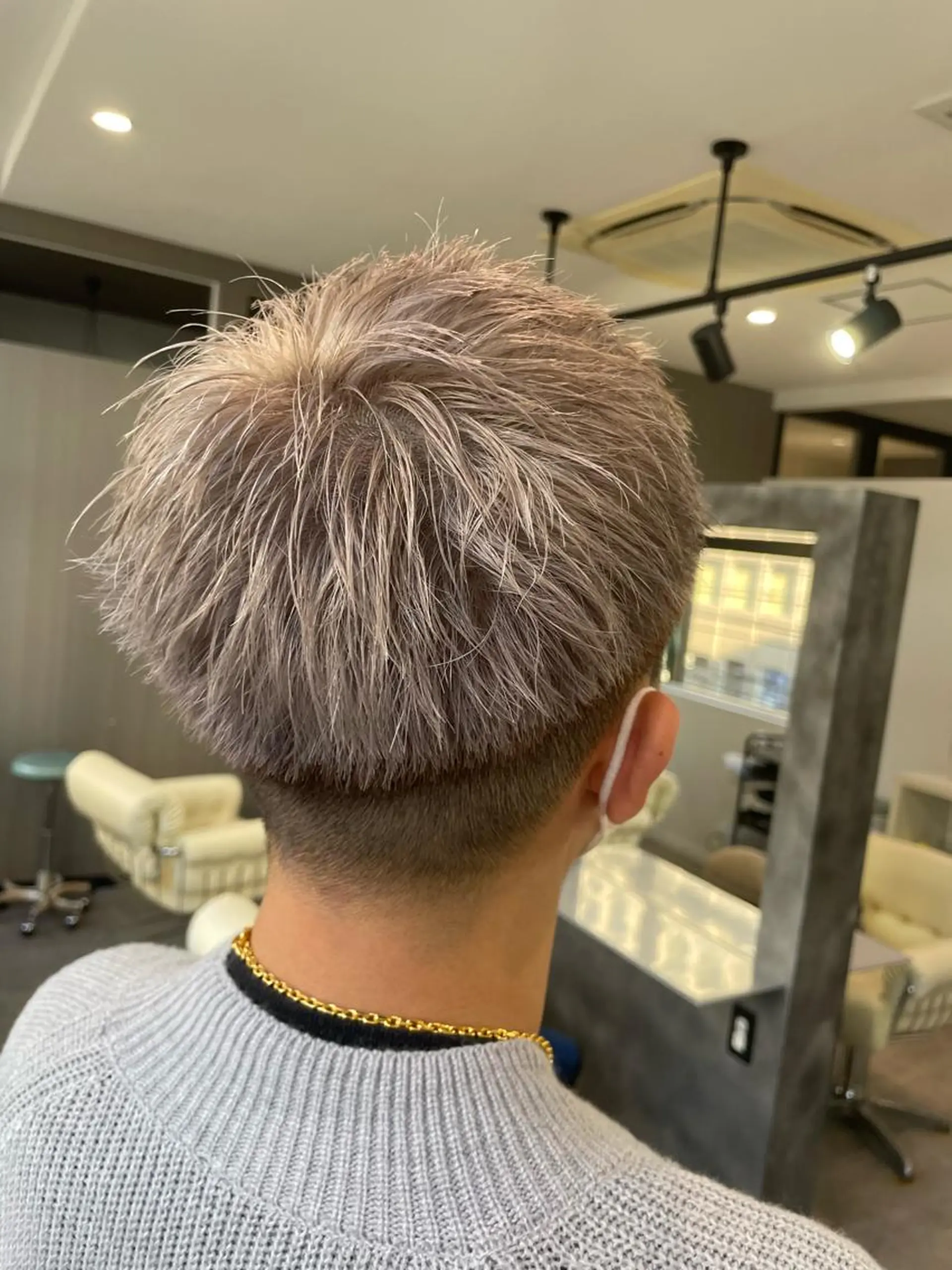 カラー メンズ Merlyosaka 早川未来のヘアスタイル