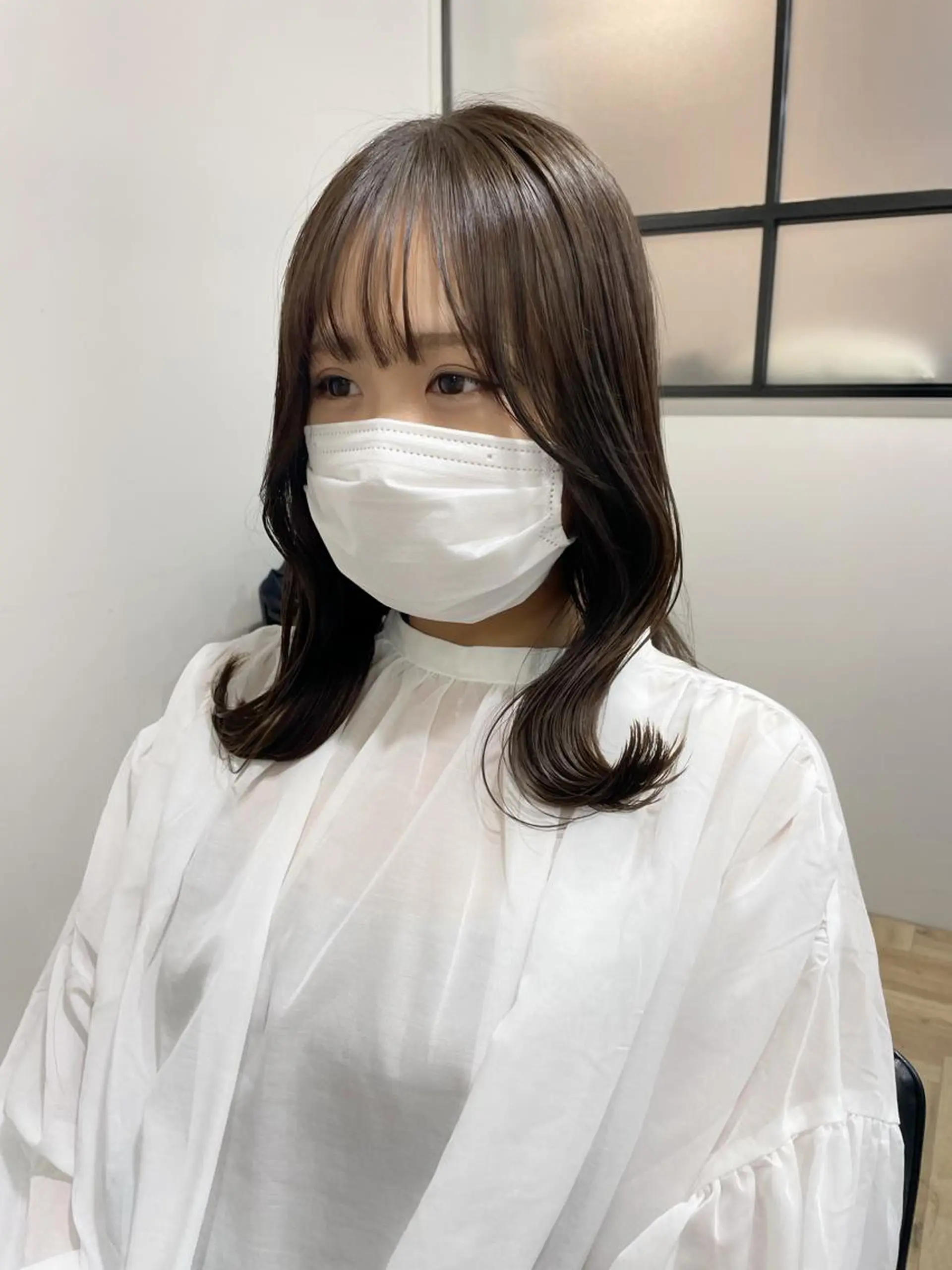 ミディアム カラー アッシュ 黒髪 ブリーチ ブルーカラー ブルーブラック ヘアカラー トリートメント オリーブカラー 特化　　kaiのヘアスタイル