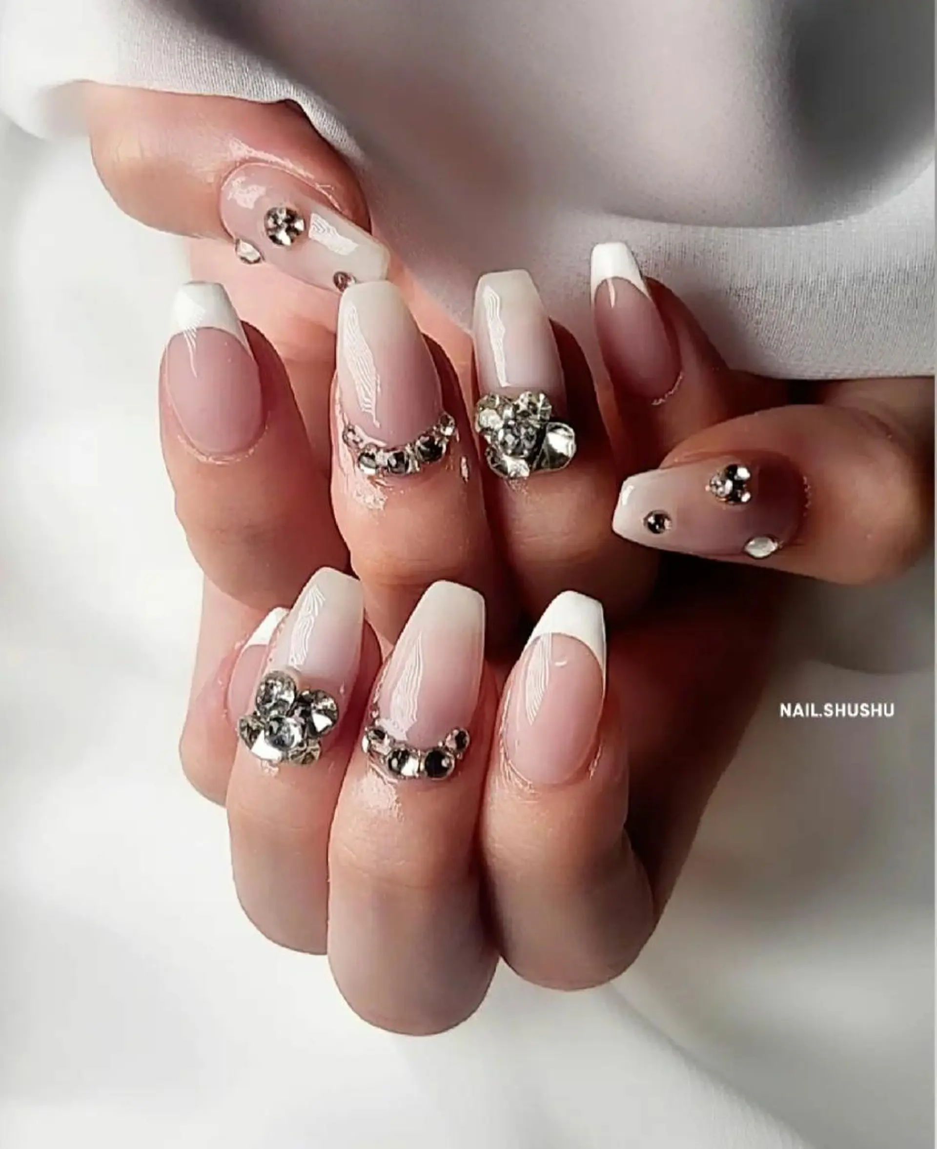 ネイル 持ち込み ニュアンスネイル ワンカラーネイル シンプルネイル 春ネイル 3dパーツ/流行り 👧shushu❤️のネイルデザイン