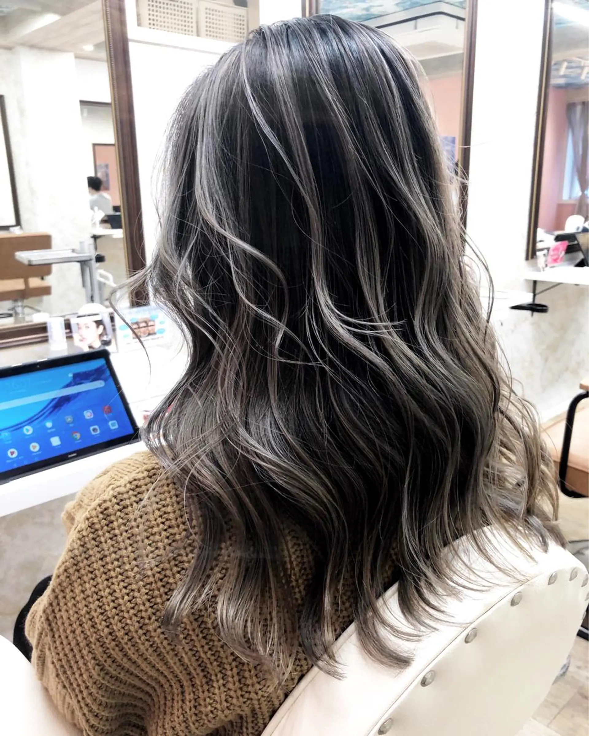 ロング TAKU 美容師のヘアスタイル