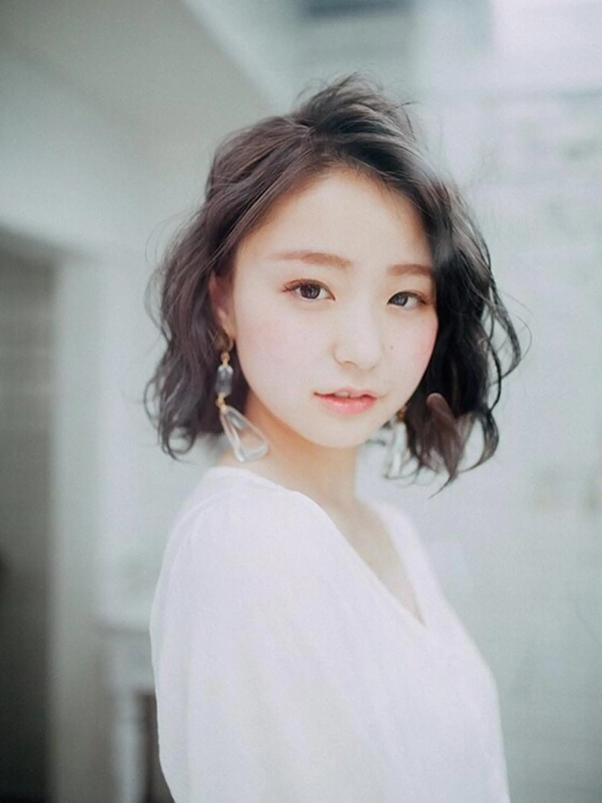 ミディアム カラー 透明感カラー 脱白髪染め美容師 竹内涼乃のヘアスタイル