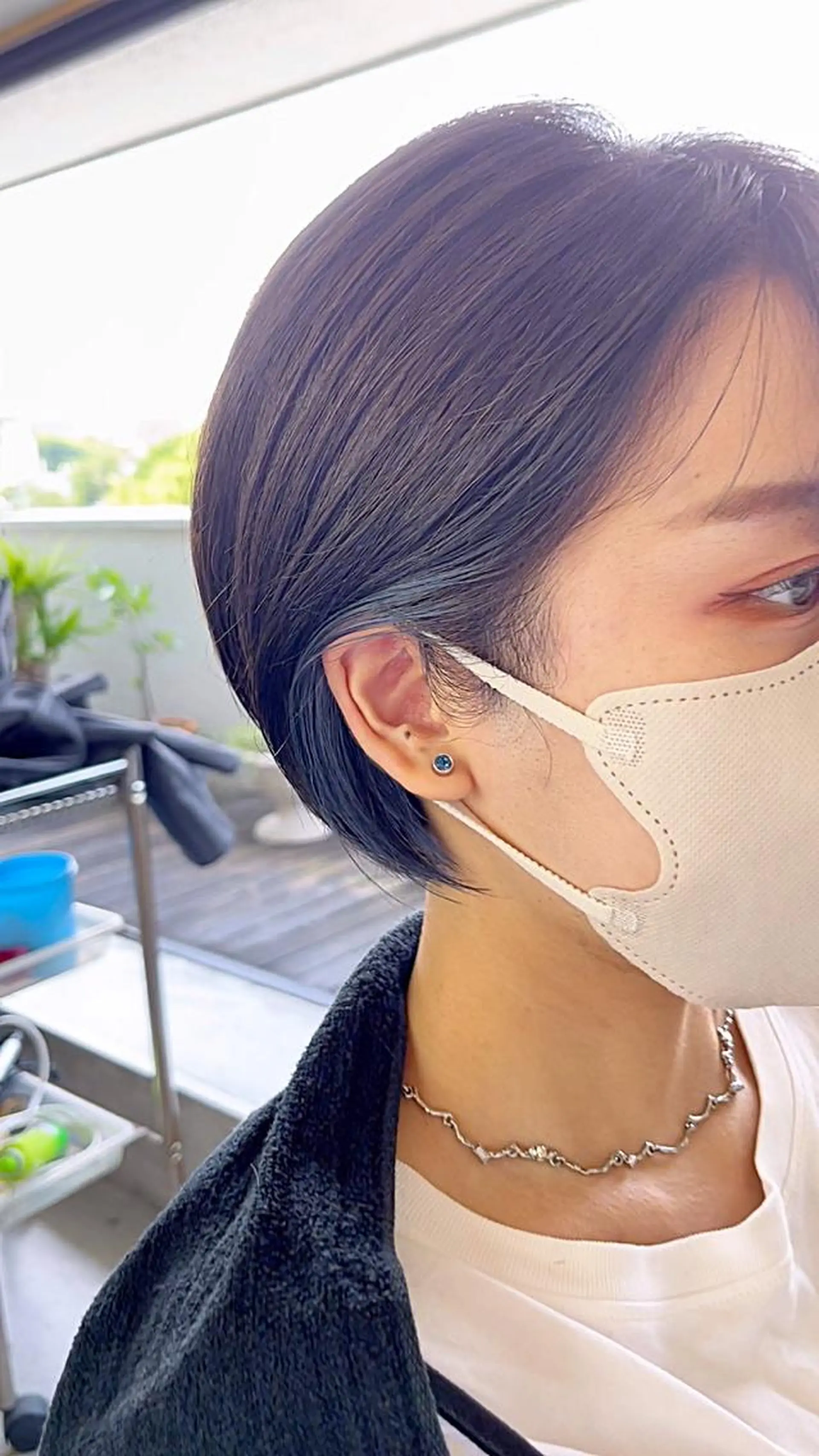 ショート カラー 黒髪 ブルーカラー ブルーブラック インナーカラー くせ毛 カット ヘアカラー トリートメント 渋谷レイヤーカット❌ 縮毛矯正専門/武田涼のヘアスタイル