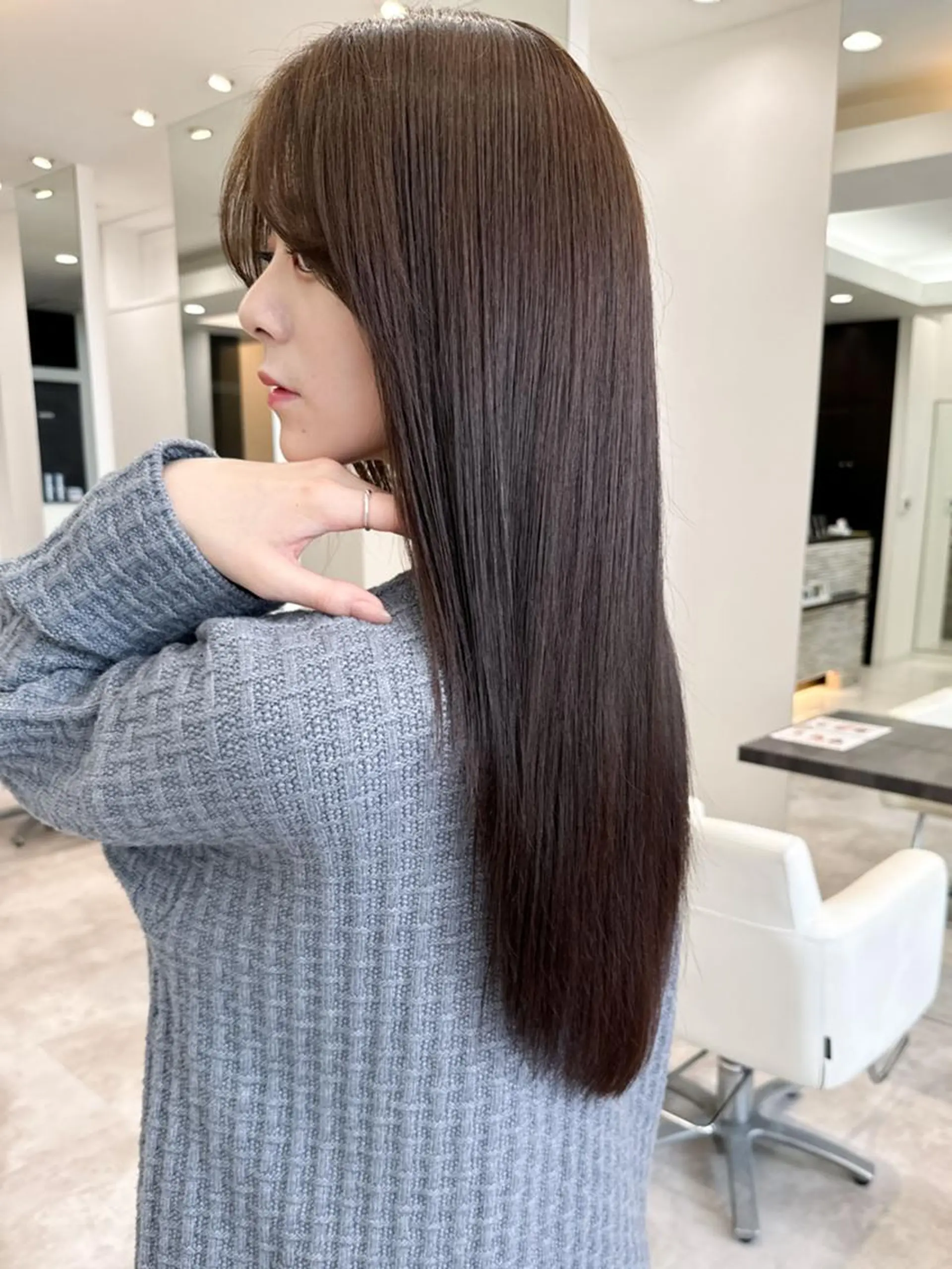 ロング カット 縮毛矯正 盛れる顔周り×韓国 レイヤー/あやの🐒のヘアスタイル