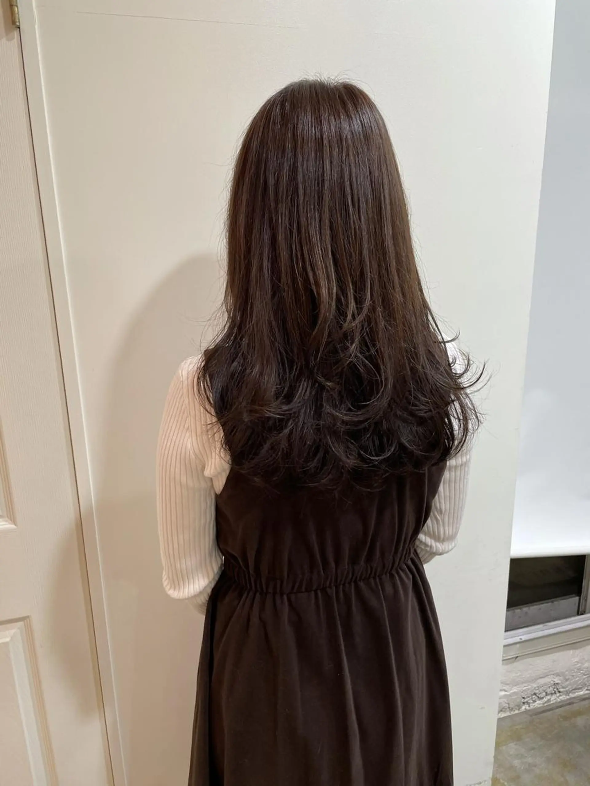 ロング カラー カット ヘアカラー トリートメント MIOベージュカラー 柔らかいカラーのヘアスタイル