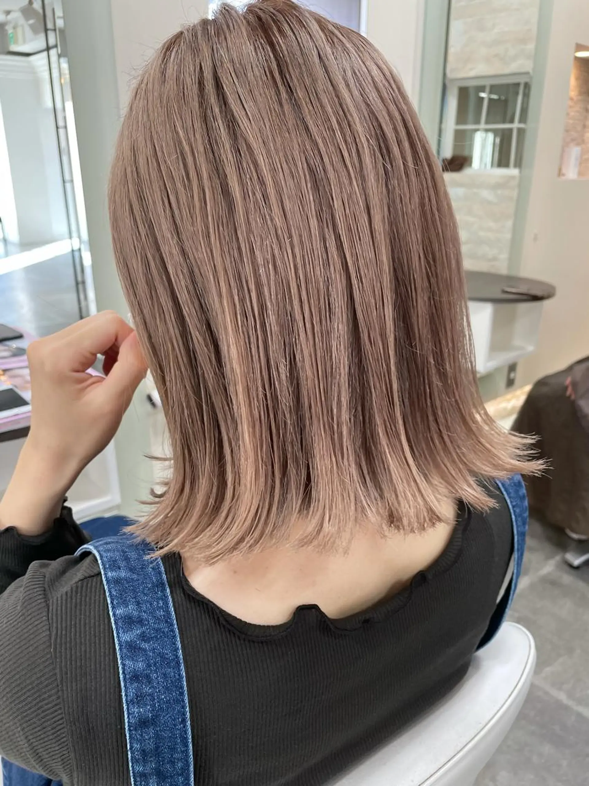 ミディアム カラー カット ヘアカラー トリートメント 平 ちひろのヘアスタイル