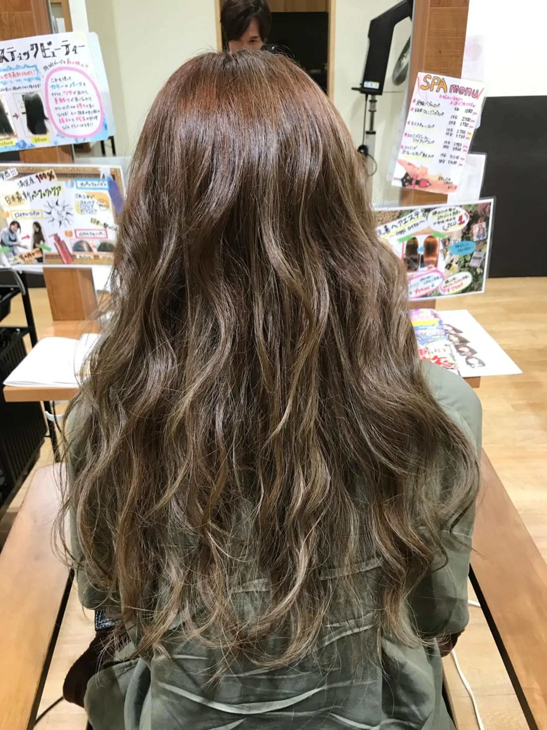 カラー ハイライトカラー 種市 泰士のヘアスタイル
