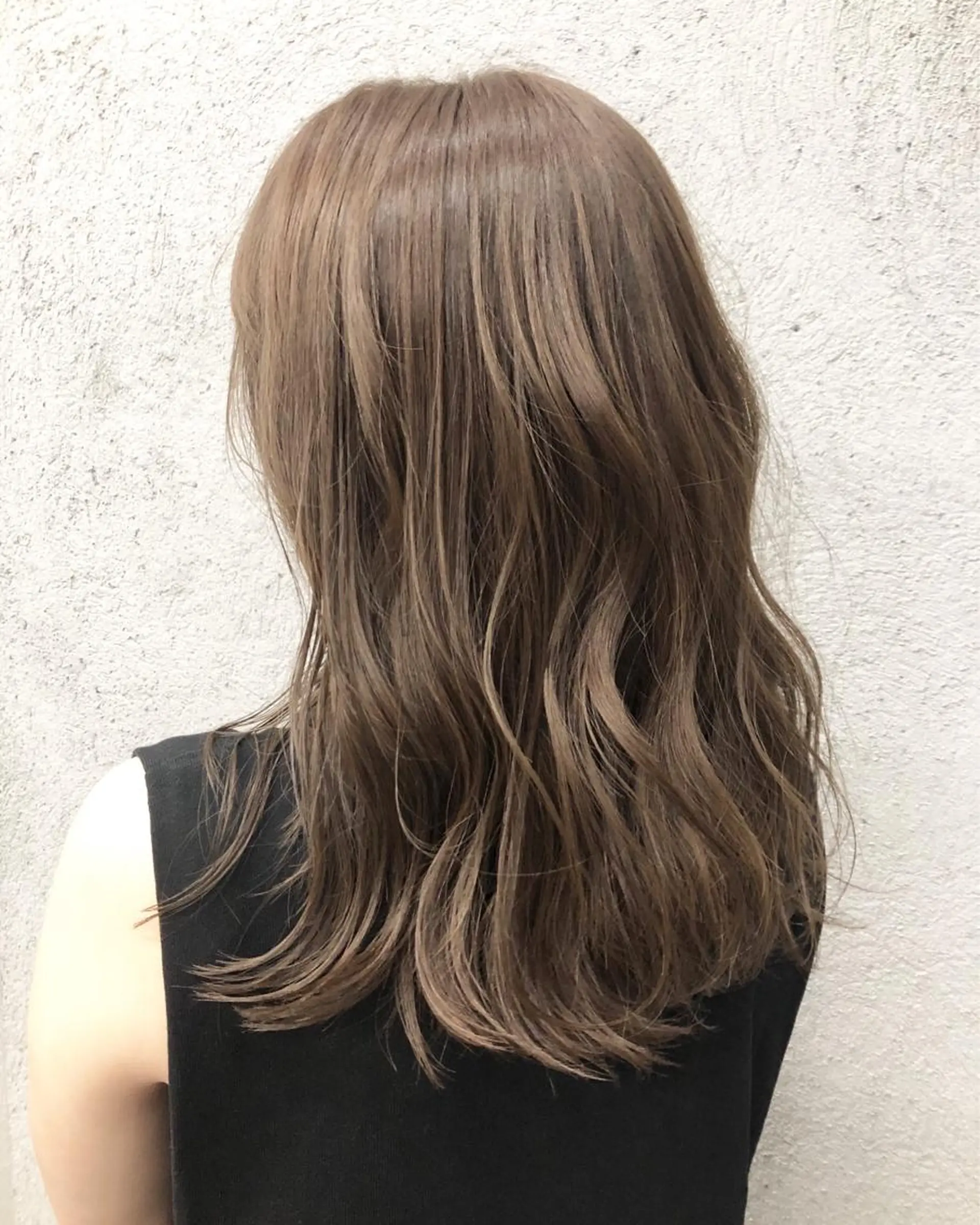 ロング ヘアカラー ヘッドスパ 岡田 真綾のヘアスタイル