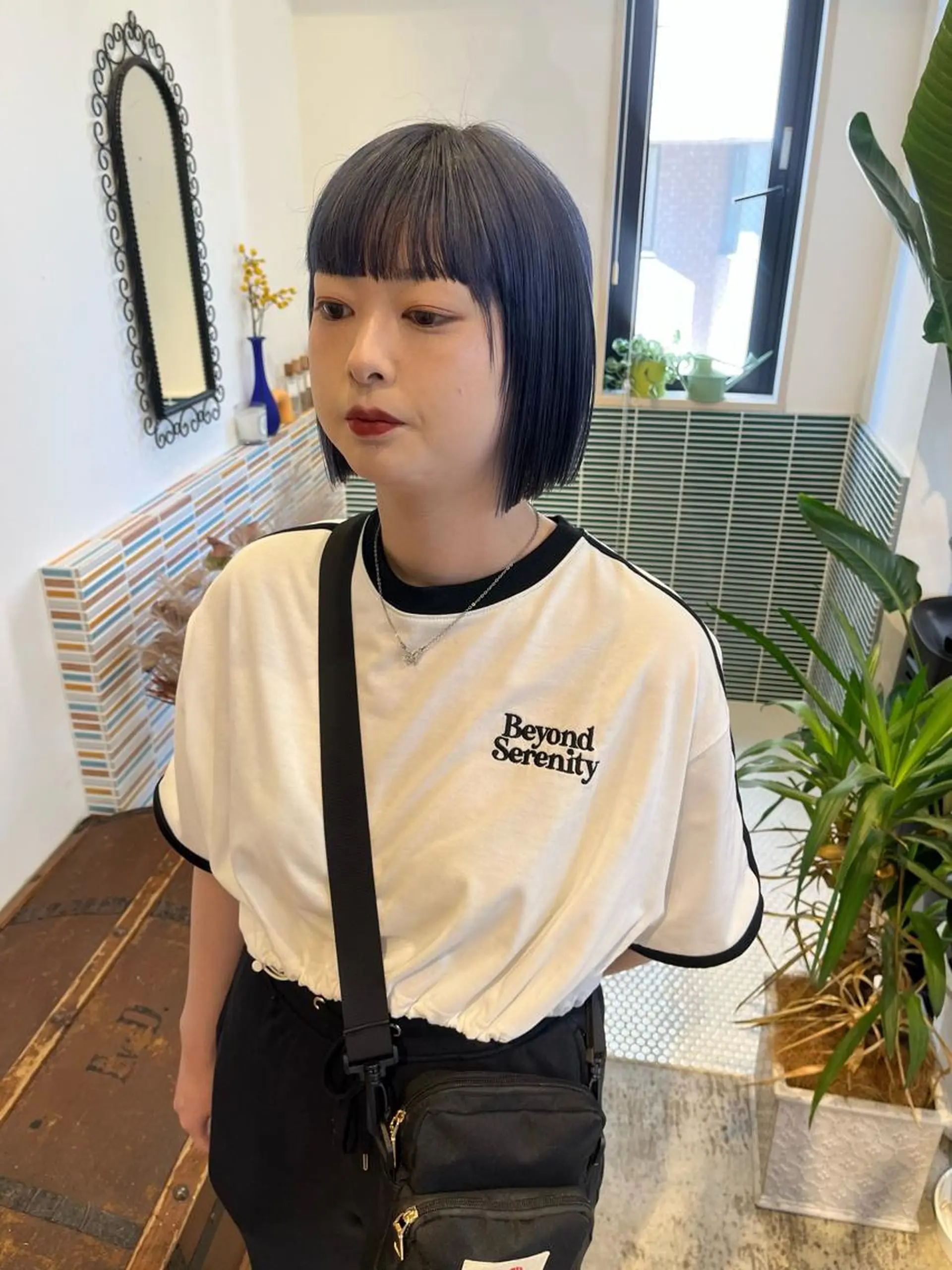 ミディアム カラー ブリーチ ブルーカラー ネイビーカラー カット ヘアカラー トリートメント 🩷ハイトーン透明感 レイヤー🩷ユリカのヘアスタイル