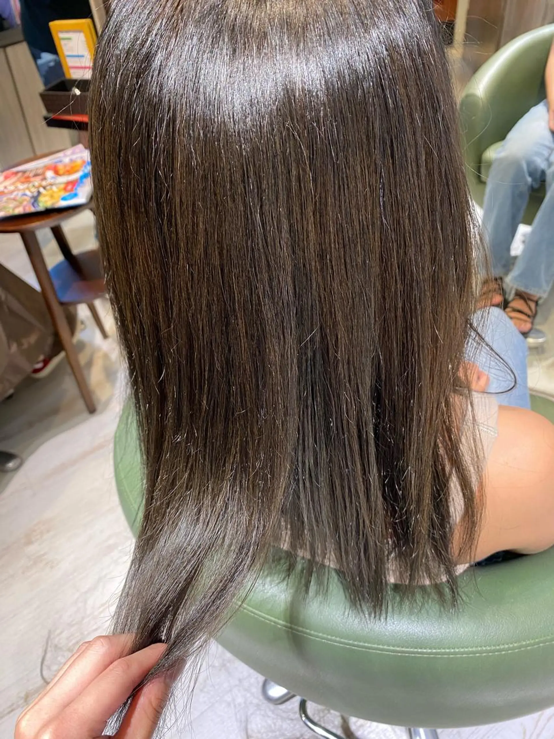 ミディアム カラー パーマ ミディアムパーマ アッシュ トリートメント ストレートパーマ 中尾 綺のヘアスタイル