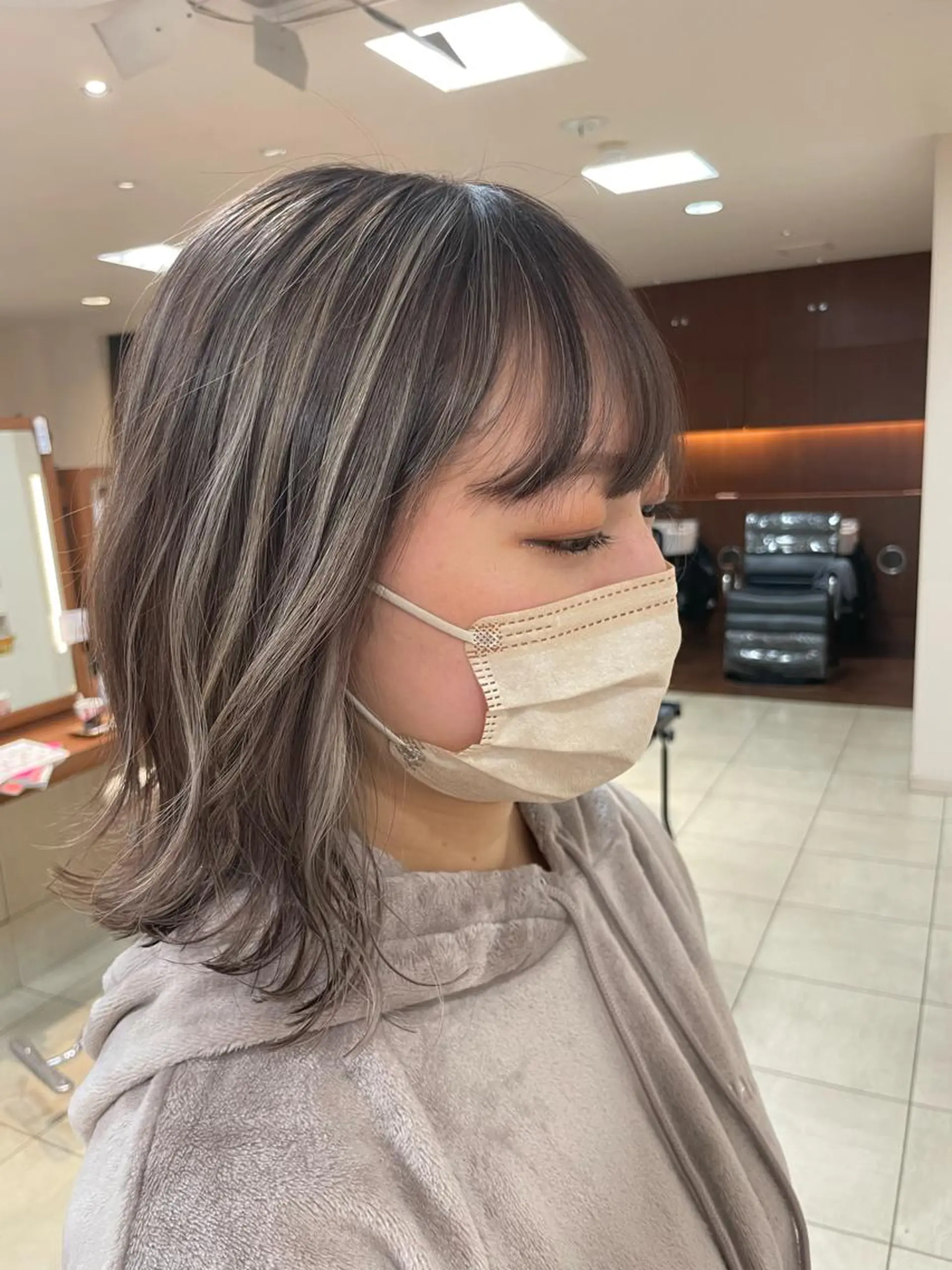 ミディアム カラー ヘアアレンジ ブリーチ ハイライトカラー ハイライト ヘアカラー トリートメント 【Sweep】おじま のぞみのヘアスタイル