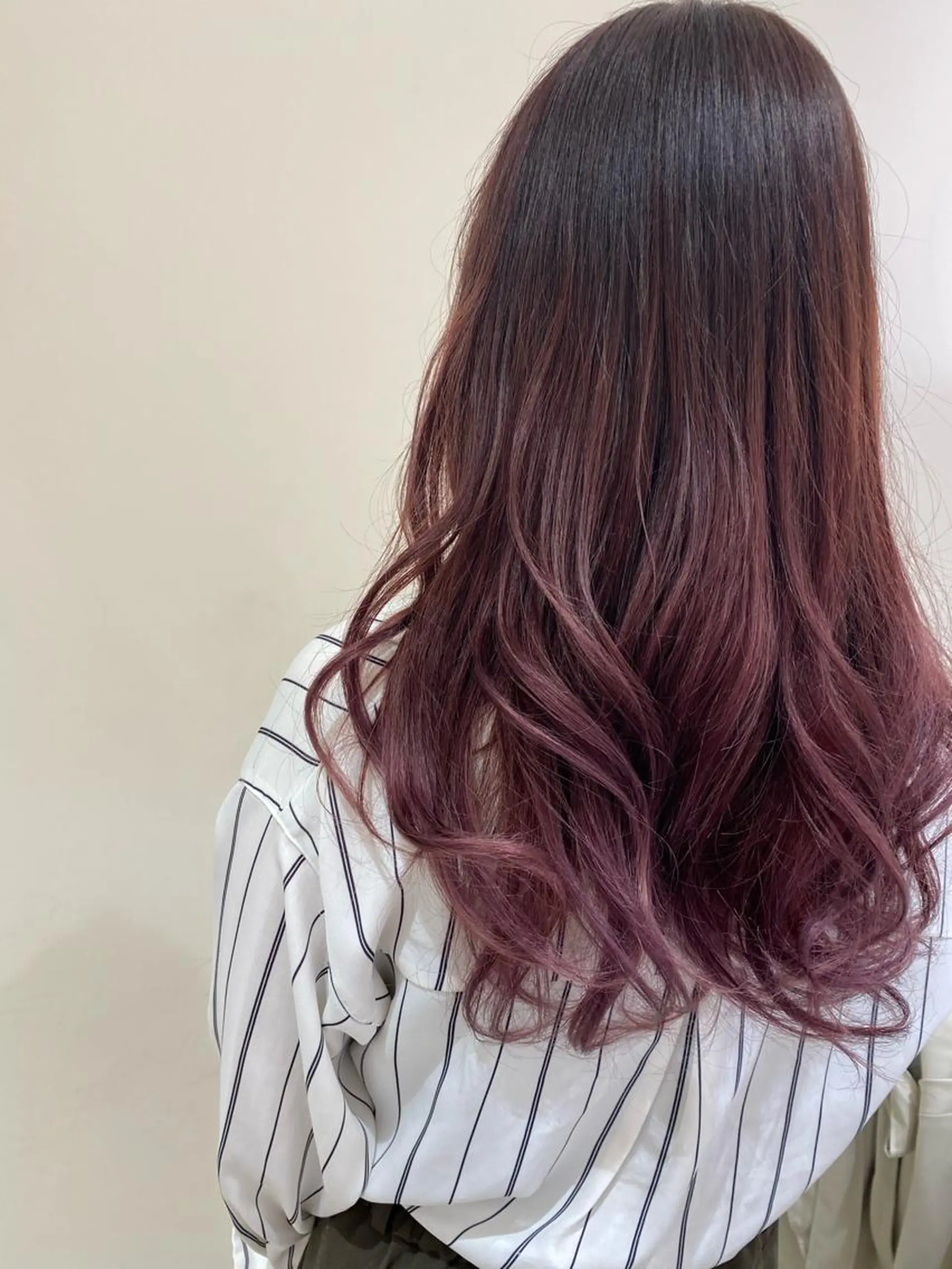 ロング カラー ヘアアレンジ グラデーションカラー ピンクカラー 銀座メンズ専門🖤 小島奈々のヘアスタイル