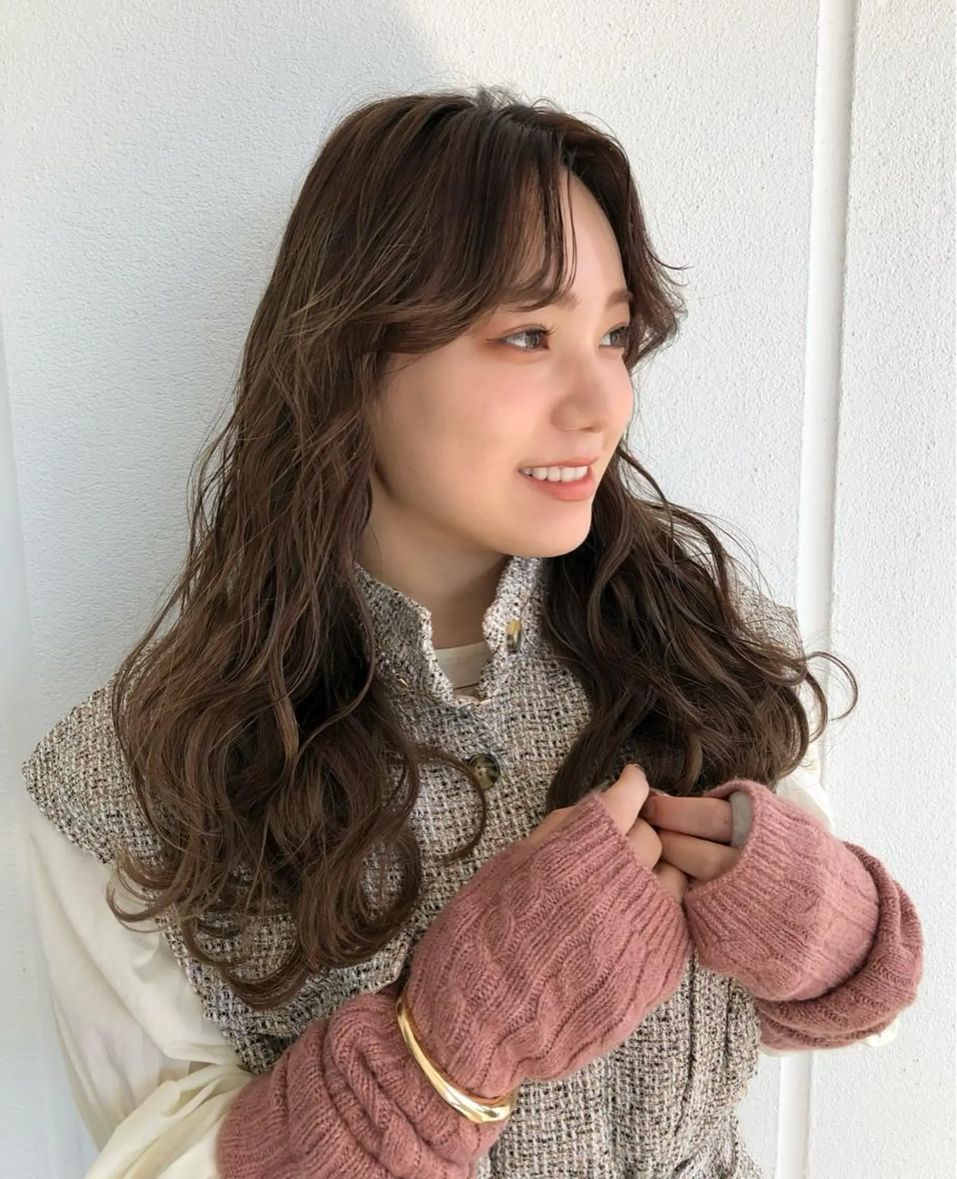 ロング カラー ヘアアレンジ ベージュカラー ダブルカラー ハイライトカラー ラベンダーカラー ラベンダーベージュ Moe モエの眉毛・アイブロウイメージ